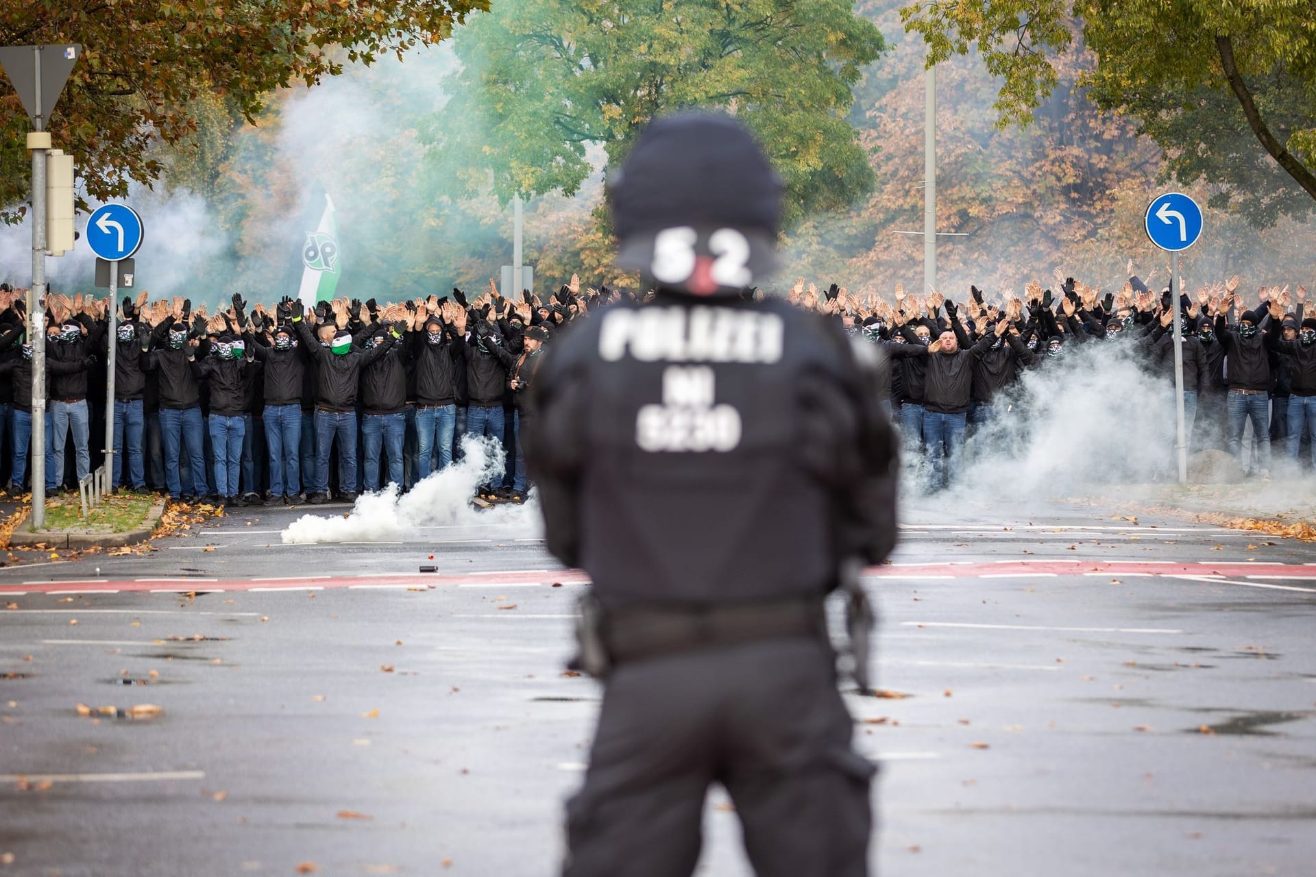 Fußball-Fans und Polizei