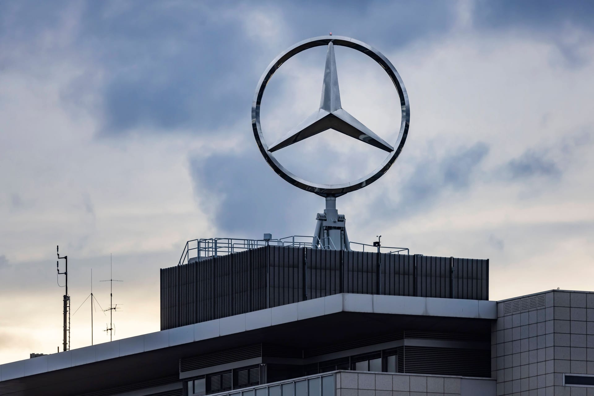 Der Glanz verblasst: Mercedes verliert in der Luxusklasse an Boden.