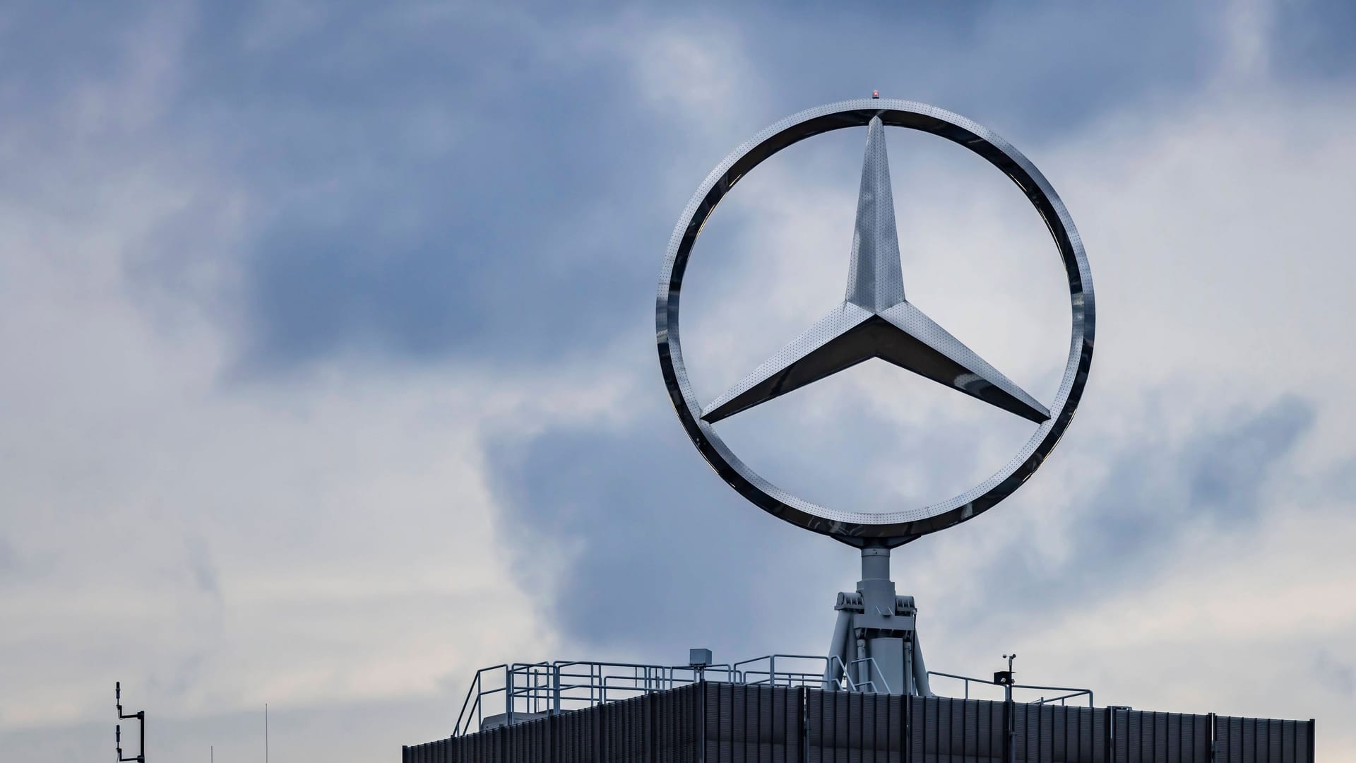 Der Glanz verblasst: Mercedes verliert in der Luxusklasse an Boden.