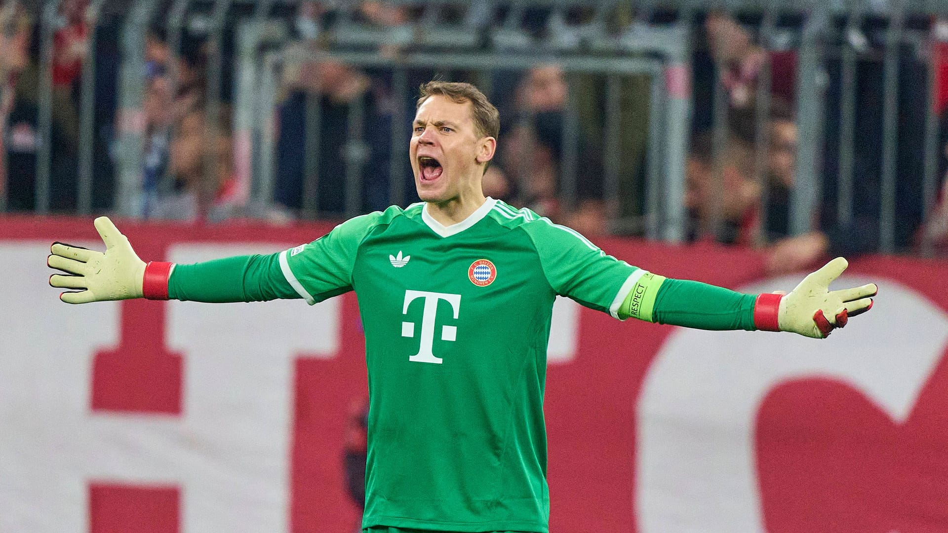 Manuel Neuer: Machte sein 147. Champions-League-Spiel. Bewahrte sein Team mit einer starken Parade gegen Barseghyan vor dem Ausgleich (26.). Verteidigte an der Mittellinie und leitete von dort mit einem langen Ball den Angriff ein (52.). War da, wenn er gebraucht wurde. Note 2