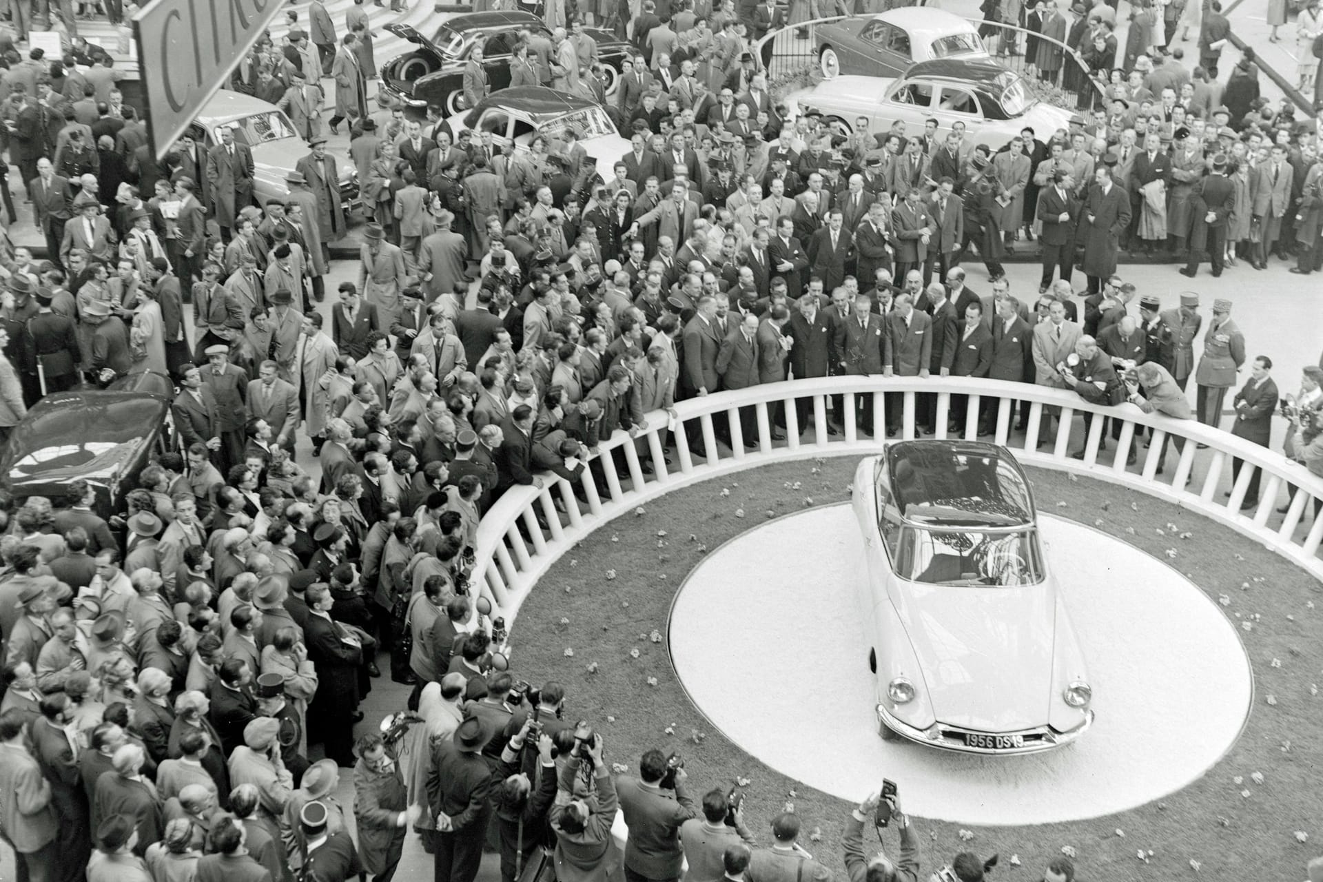 Premiere: Die DS auf dem Pariser Autosalon 1955.