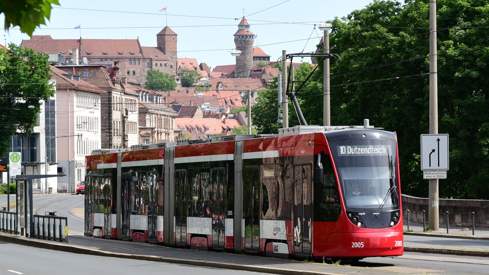 Eine Straßenbahn auf dem Weg Richtung Plärrer (Archivbild): Die Linien 10 und 11 haben einen großen Anteil am Erfolg der VAG.