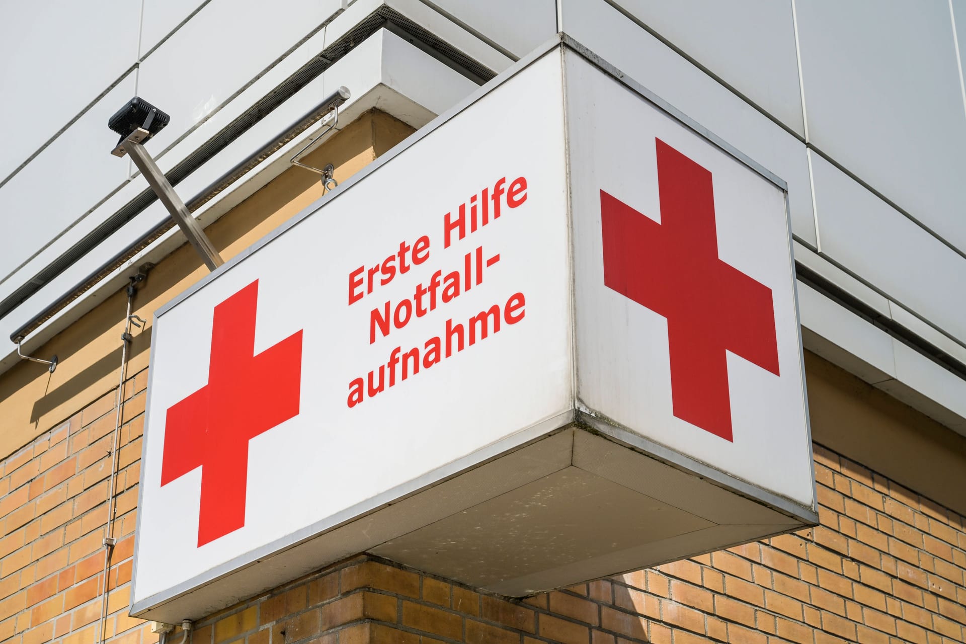 Ein DRK-Klinikum in Berlin: Fast jedes sechste Krankenhaus des Deutschen Roten Kreuzes ist pleite.