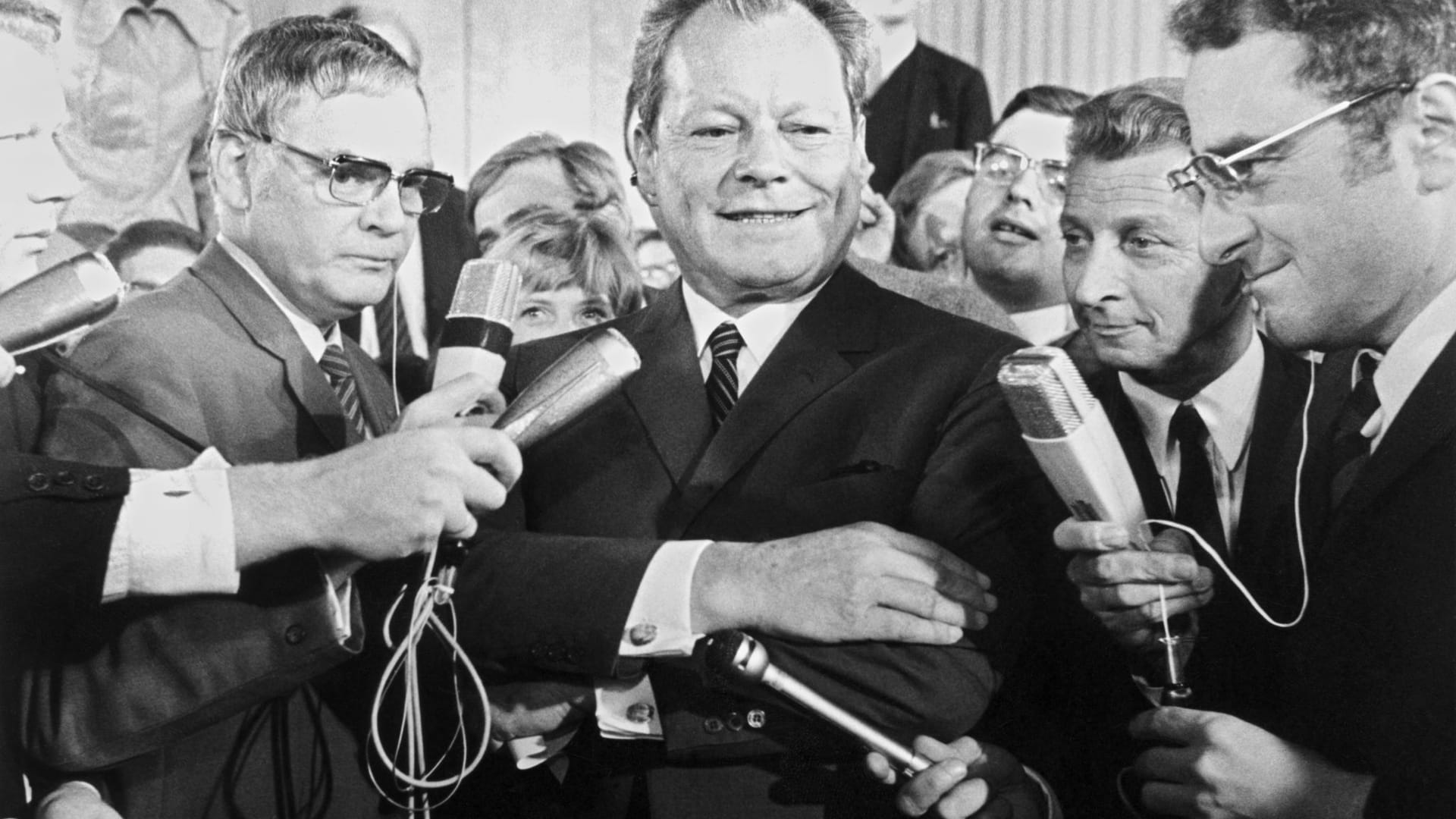 Willy Brandt am Abend seines Wahltriumphs