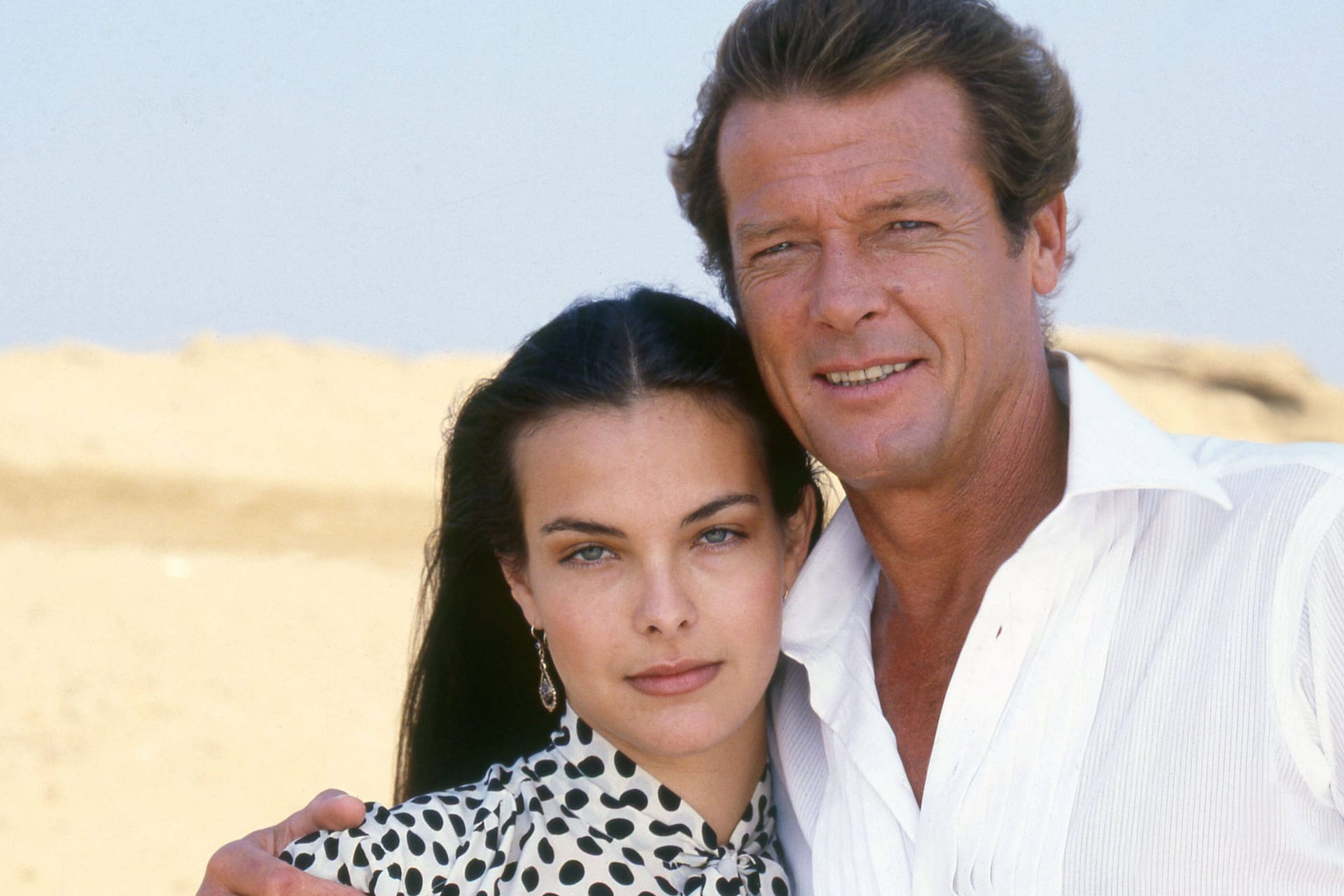 Carole Bouquet und Roger Moore: In "In tödlicher Mission" standen sie gemeinsam vor der Kamera.