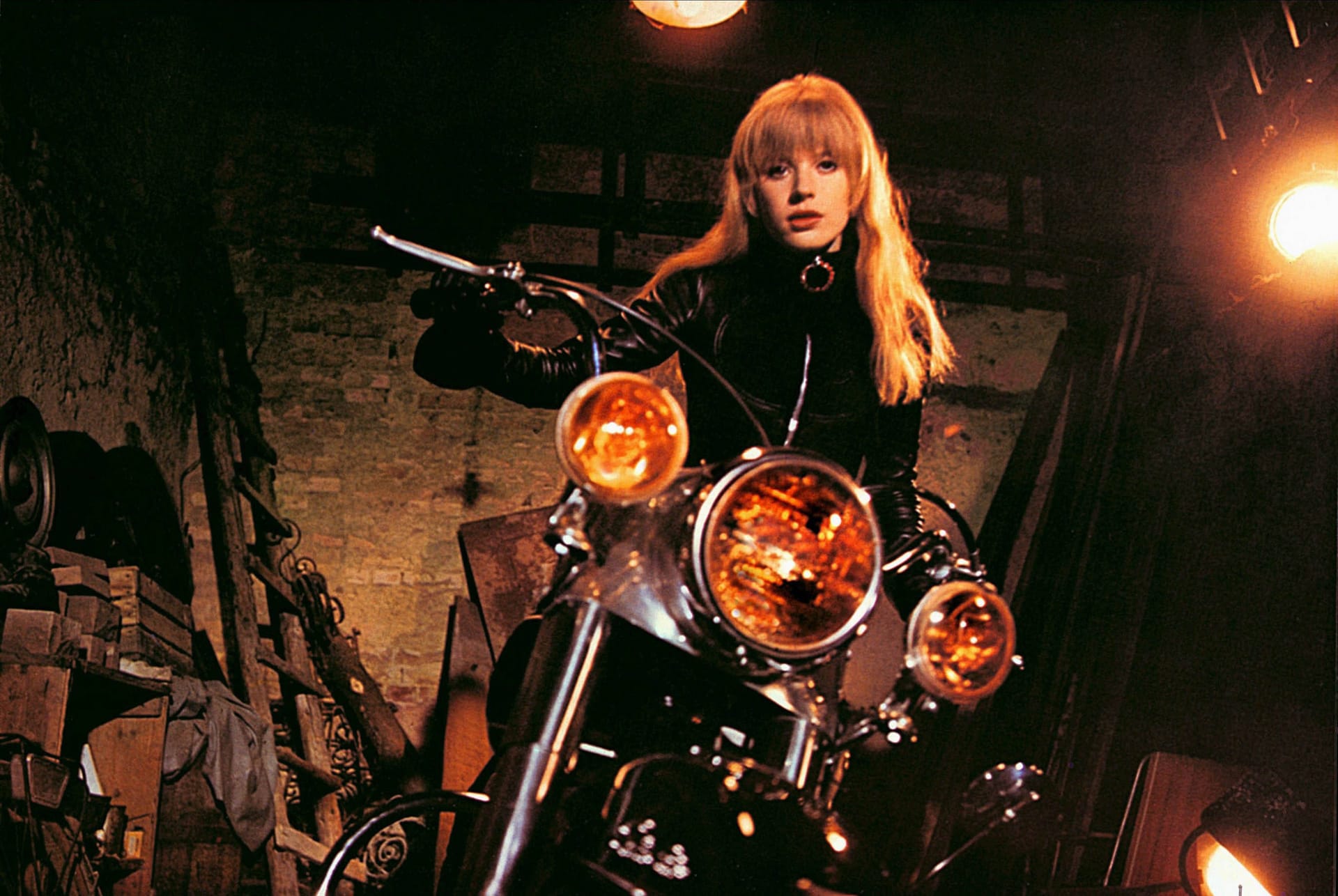 Marianne Faithfull trat auch als Schauspielerin auf. Hier 1968 in dem Film "Nackt unter Leder".