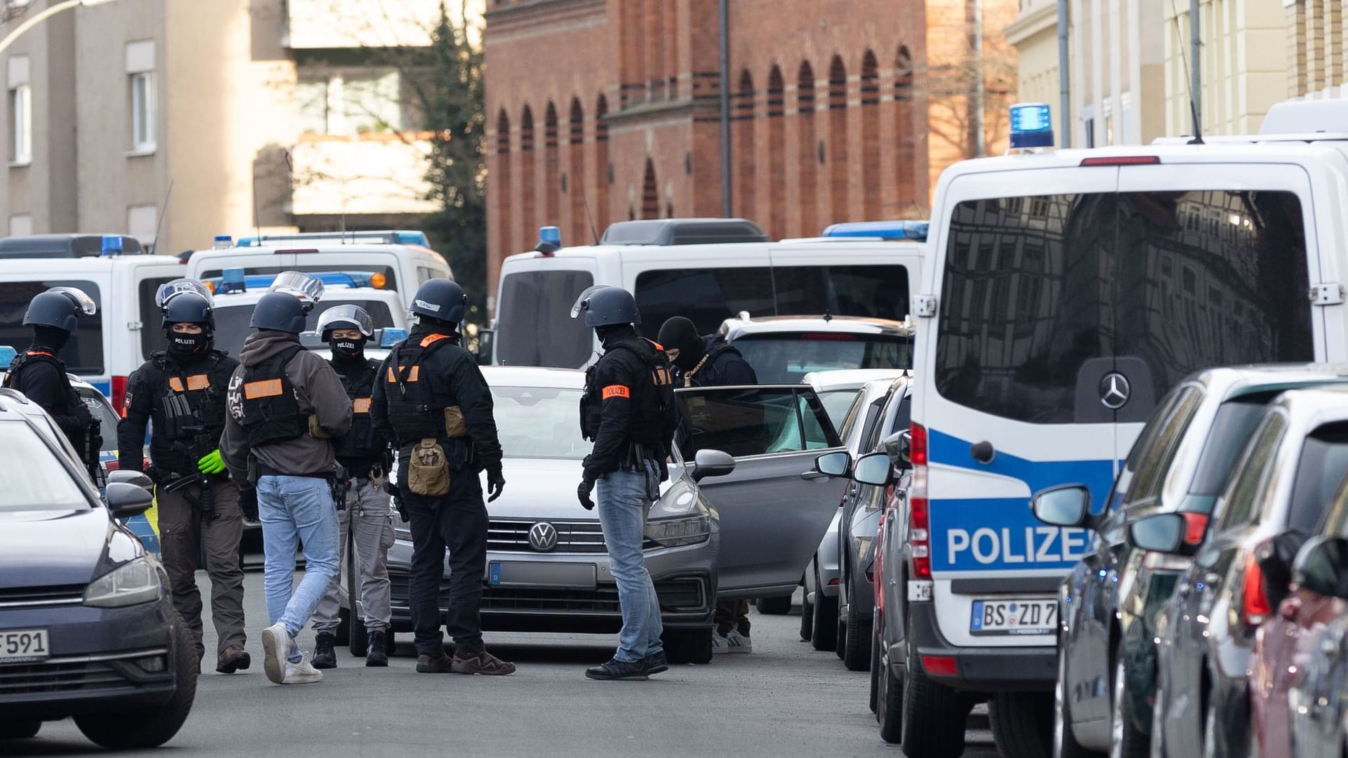 Großeinsatz an Braunschweiger Grundschule