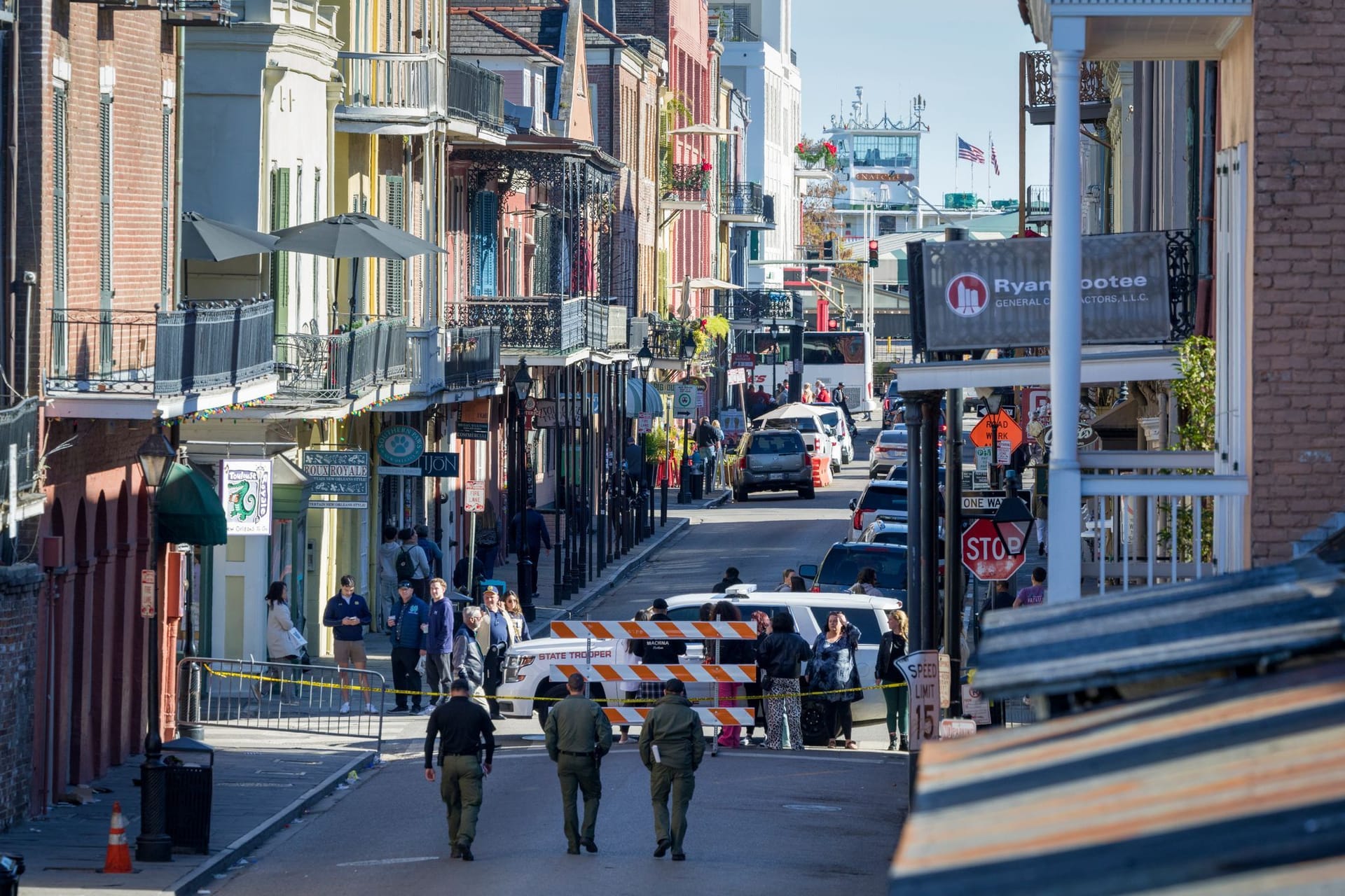 Auto fährt in Menschenmenge in New Orleans