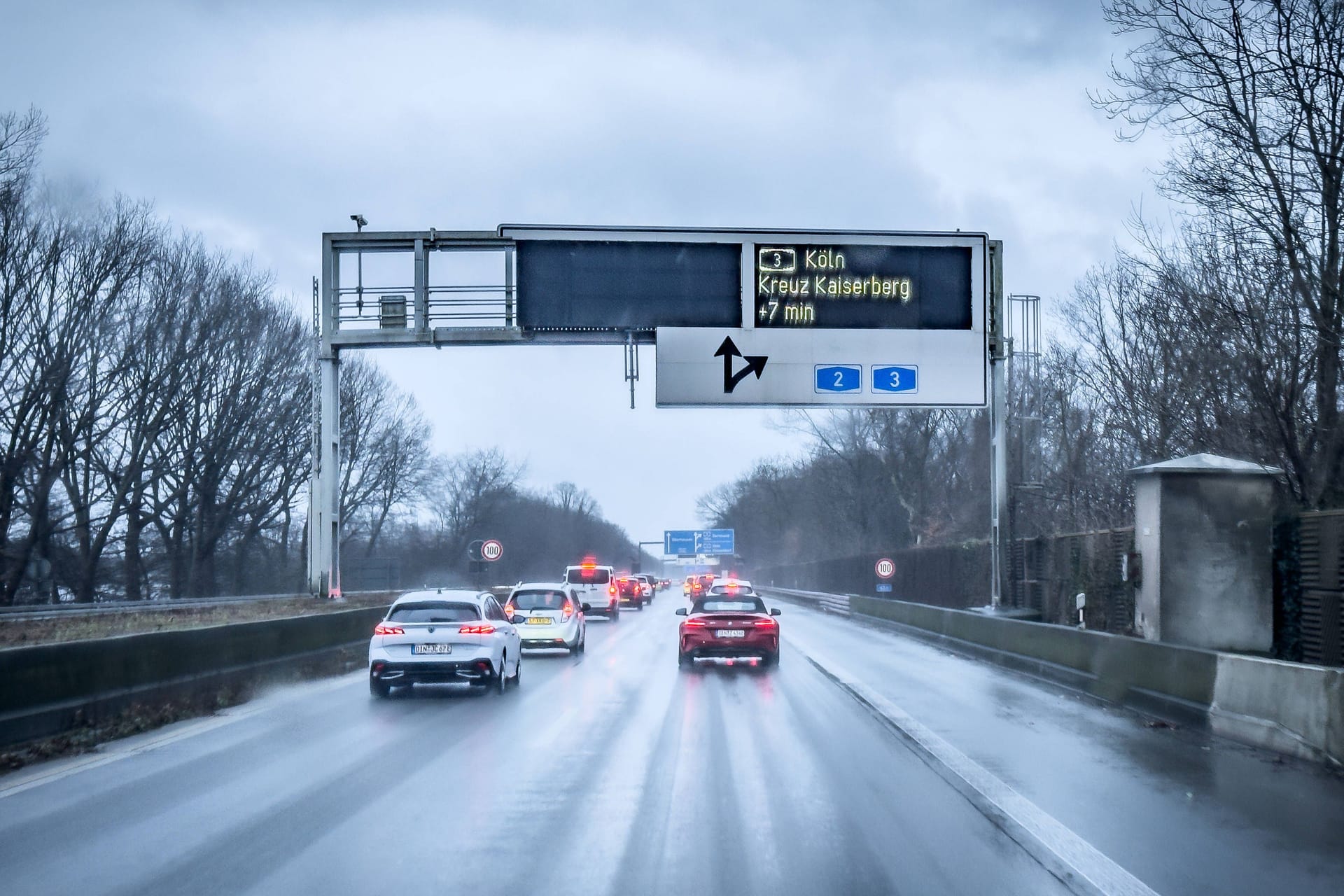 Verkehr in Richtung des Kreuz Kaiserberg (Symbolfoto): Umfangreiche Arbeiten werden dort verschoben.