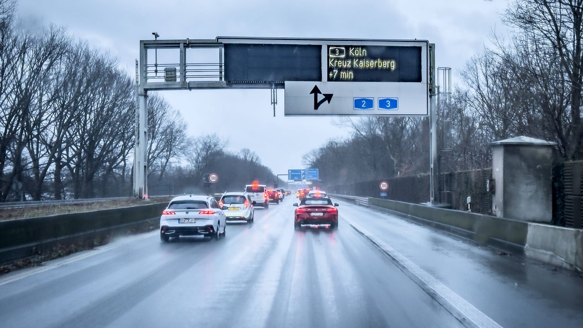 Verkehr in Richtung des Kreuz Kaiserberg (Symbolfoto): Umfangreiche Arbeiten werden dort verschoben.