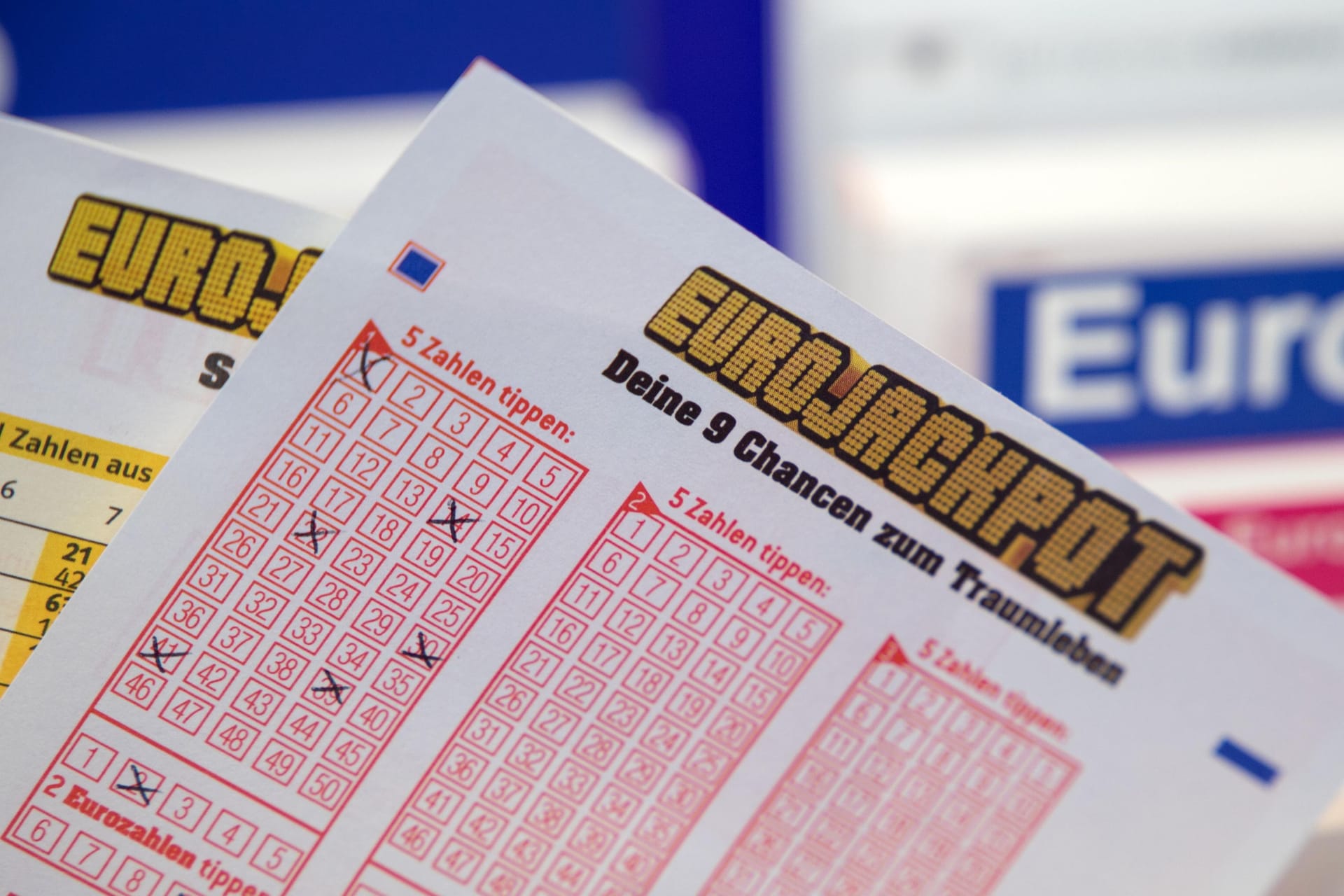 Spielschein des Eurojackpots in NRW (Symbolfoto): In NRW hat ein Spieler einen Großgewinn am Freitag in der Lotterie gewonnen.