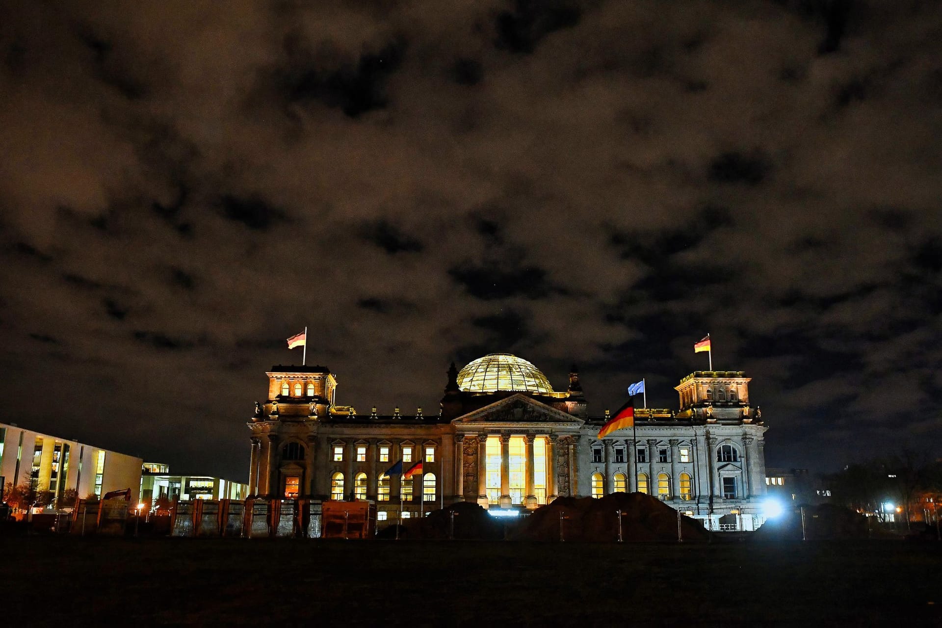 Reichstagsgebäude am Morgen