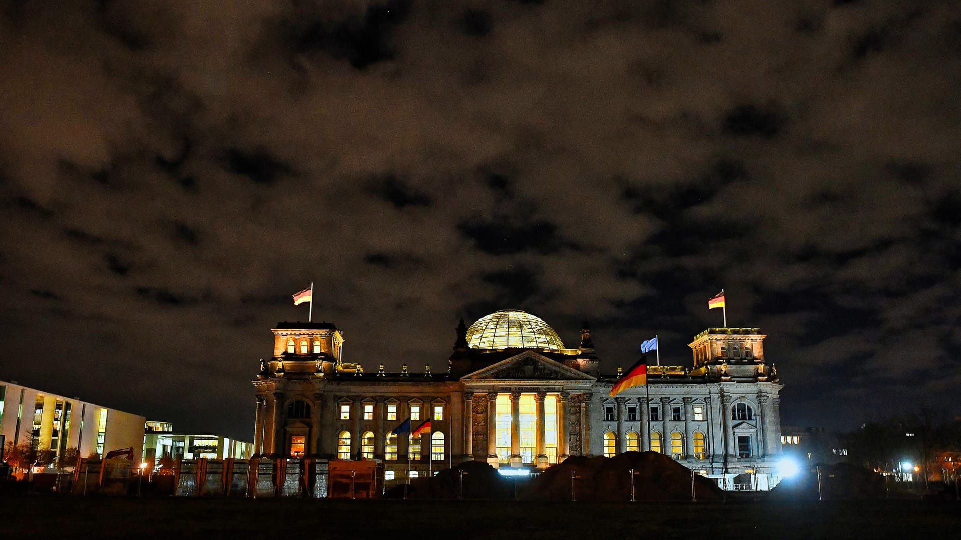 Reichstagsgebäude am Morgen