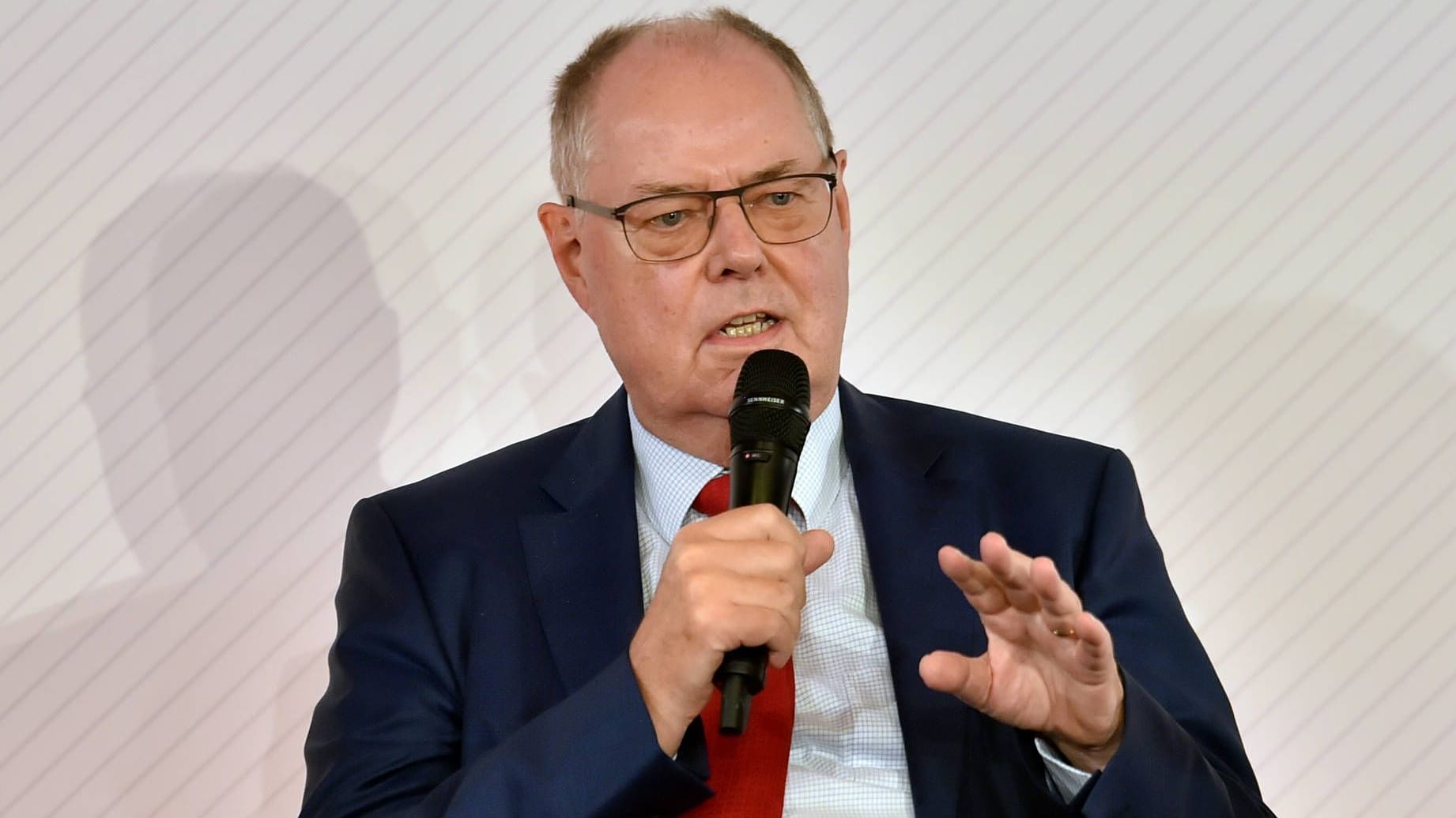 "Wir werden uns anstrengen müssen", sagt Peer Steinbrück.