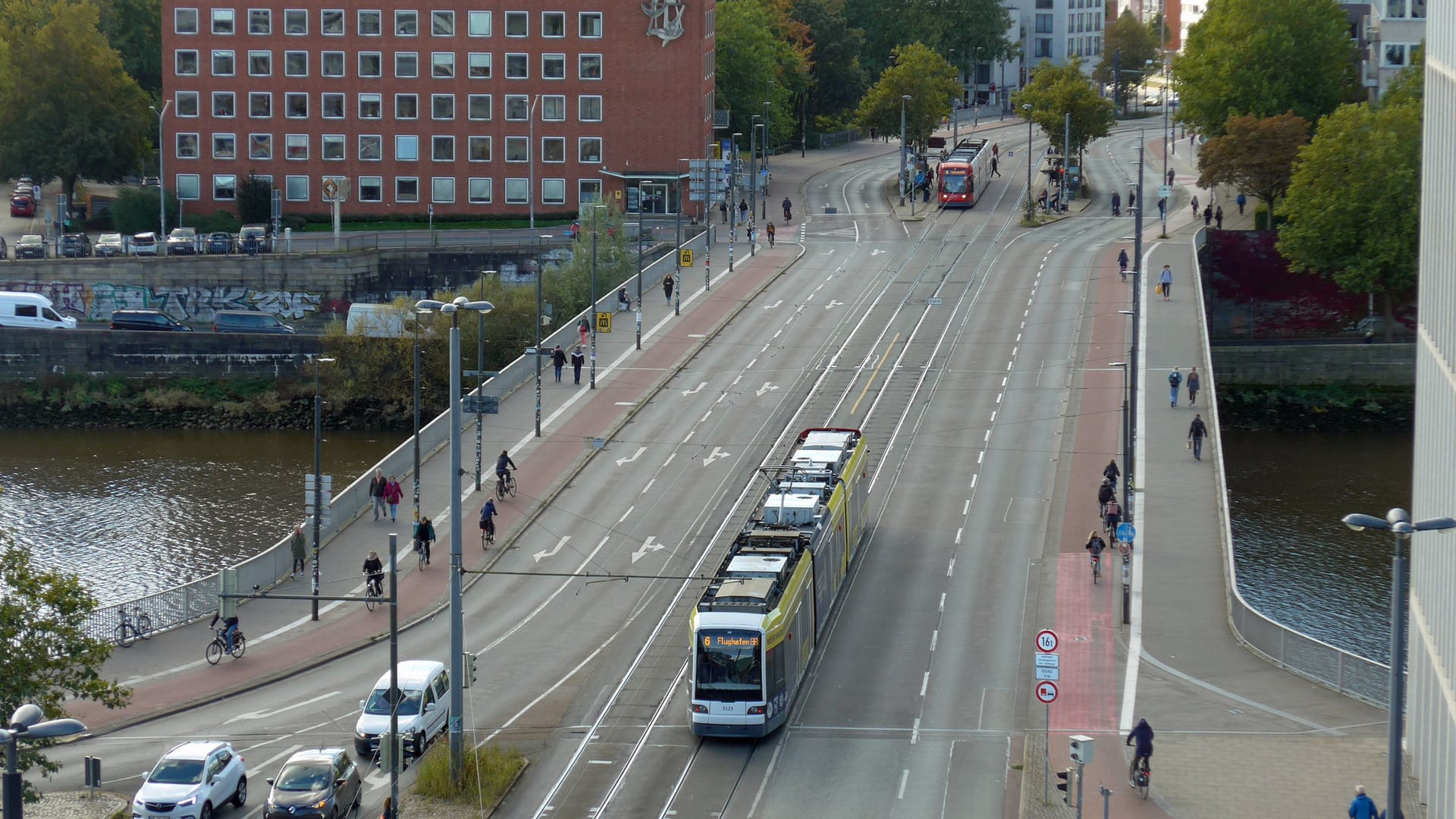 Die Wilhelm-Kaisen-Brücke in Bremen. (Symbolfoto)