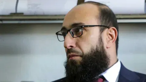 Shadi al-Waisi, Syriens Interimsjustizminister, war 2015 Richter unter der radikalislamischen Al-Nusra-Front in der Region Idlib.