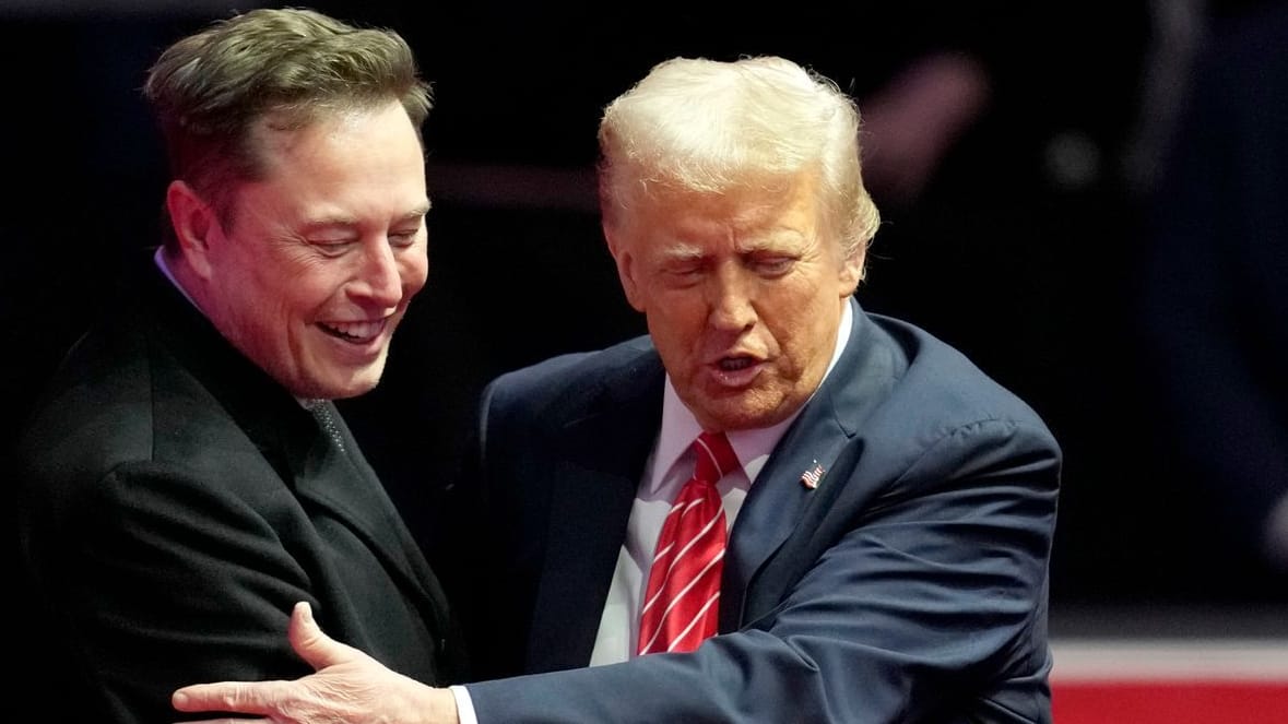 Elon Musk und Donald Trump am Sonntag in Washington: Musks Unterstützung für Trump sieht man in München offenbar kritisch.