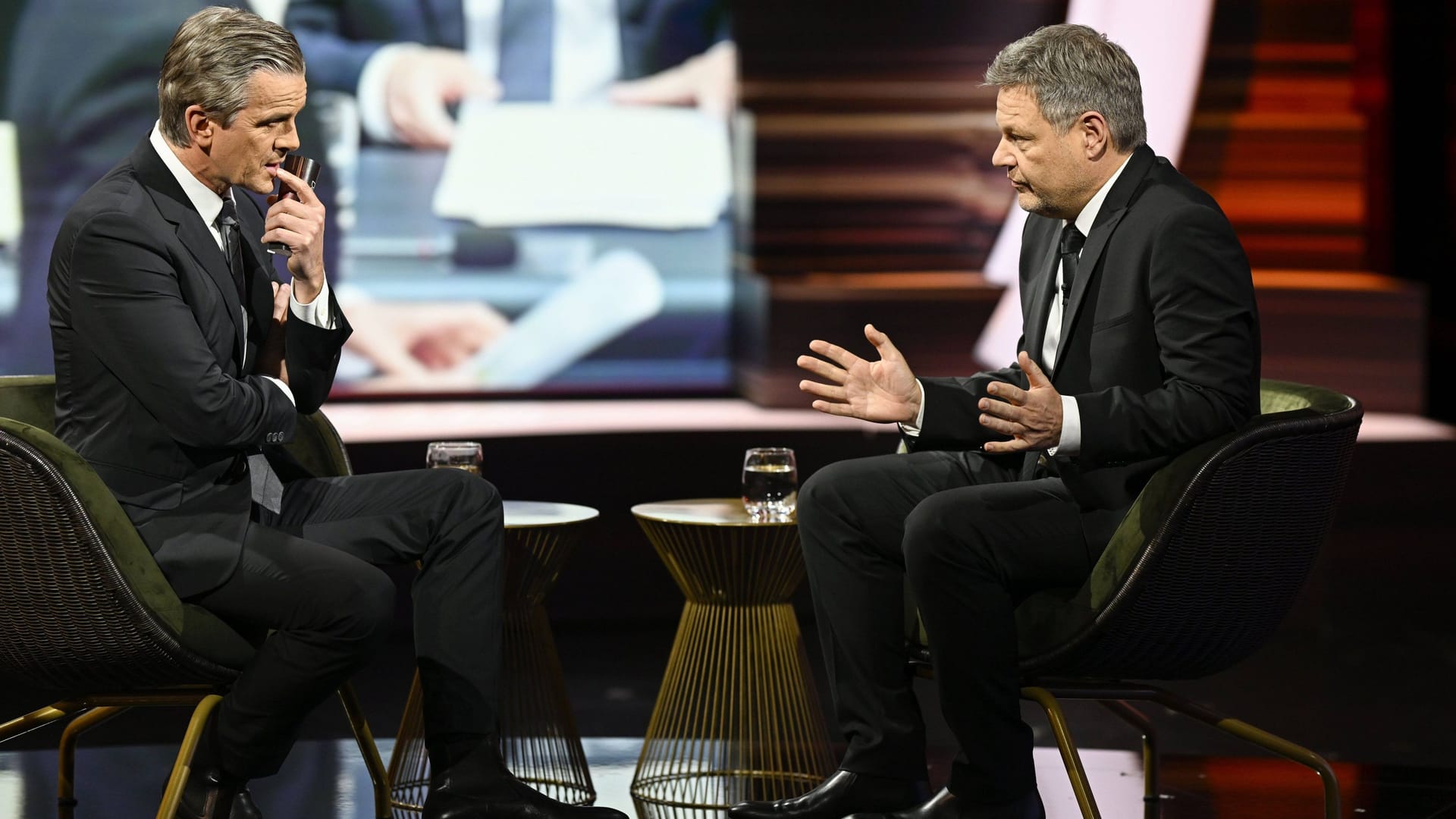 Moderator Markus Lanz (l.) sprach im Dezember mit dem Grünen Robert Habeck.