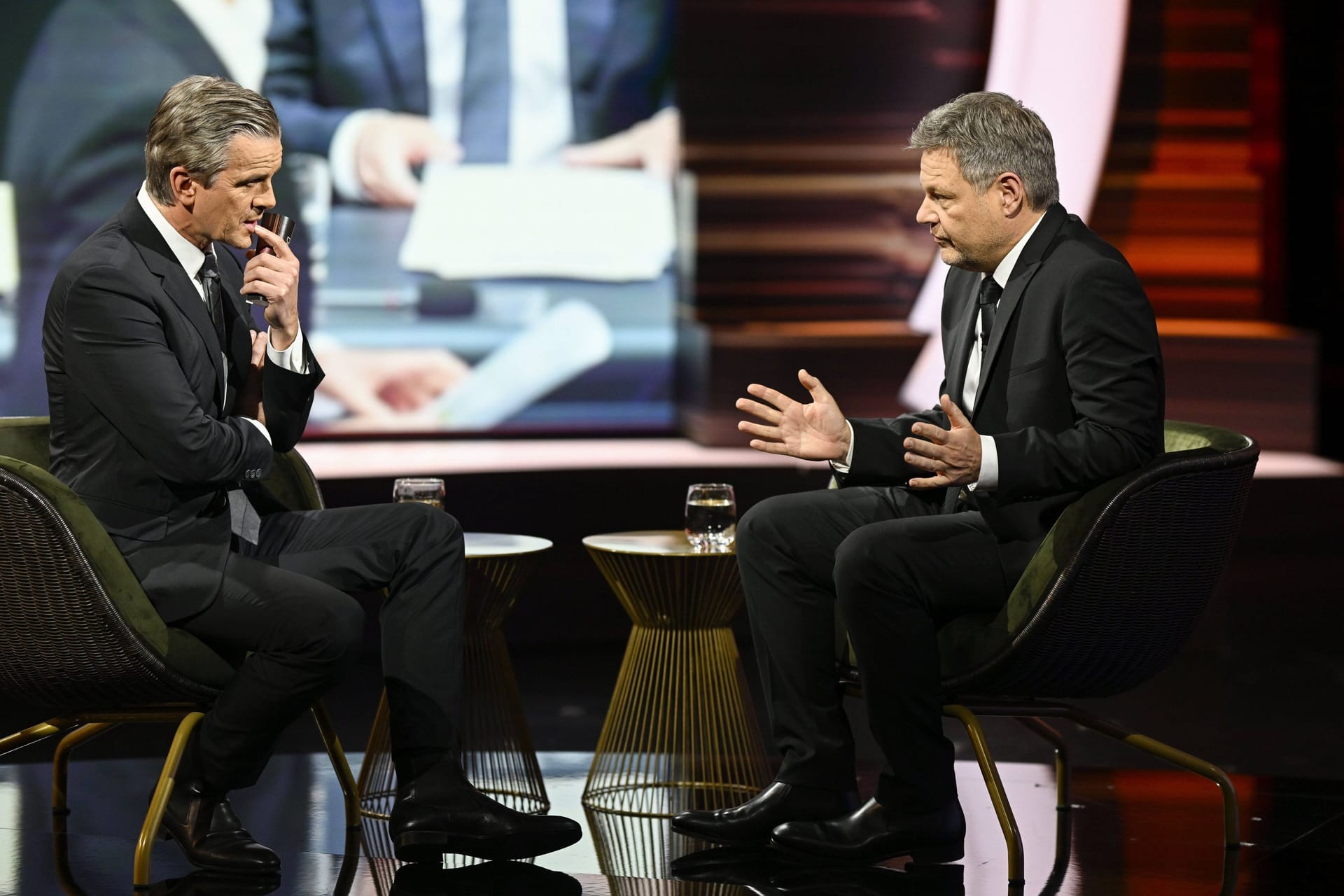 Moderator Markus Lanz (l.) sprach im Dezember mit dem Grünen Robert Habeck.