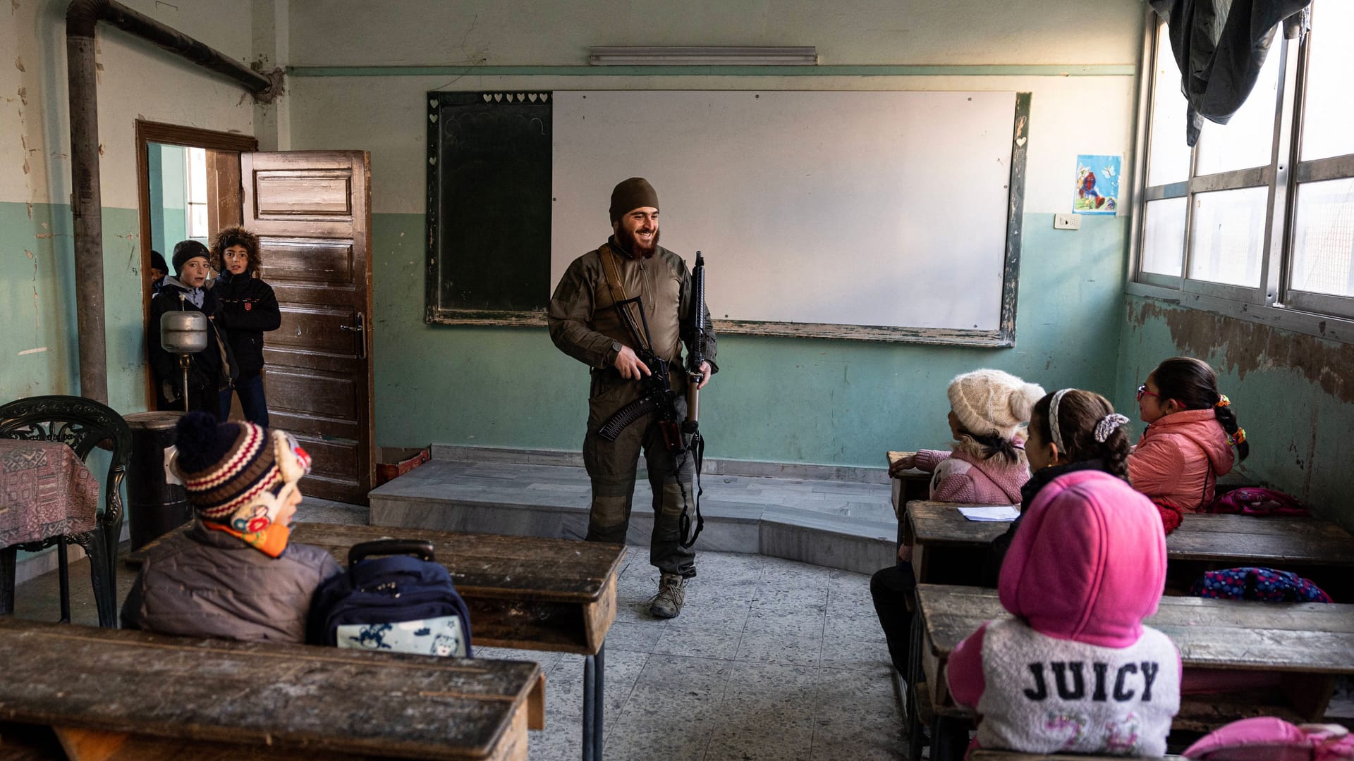 Eine Schule in Damaskus (Archivbild): Offenbar will die Übergangsregierung wieder mehr islamische Inhalte in den Lehrplan einfügen.