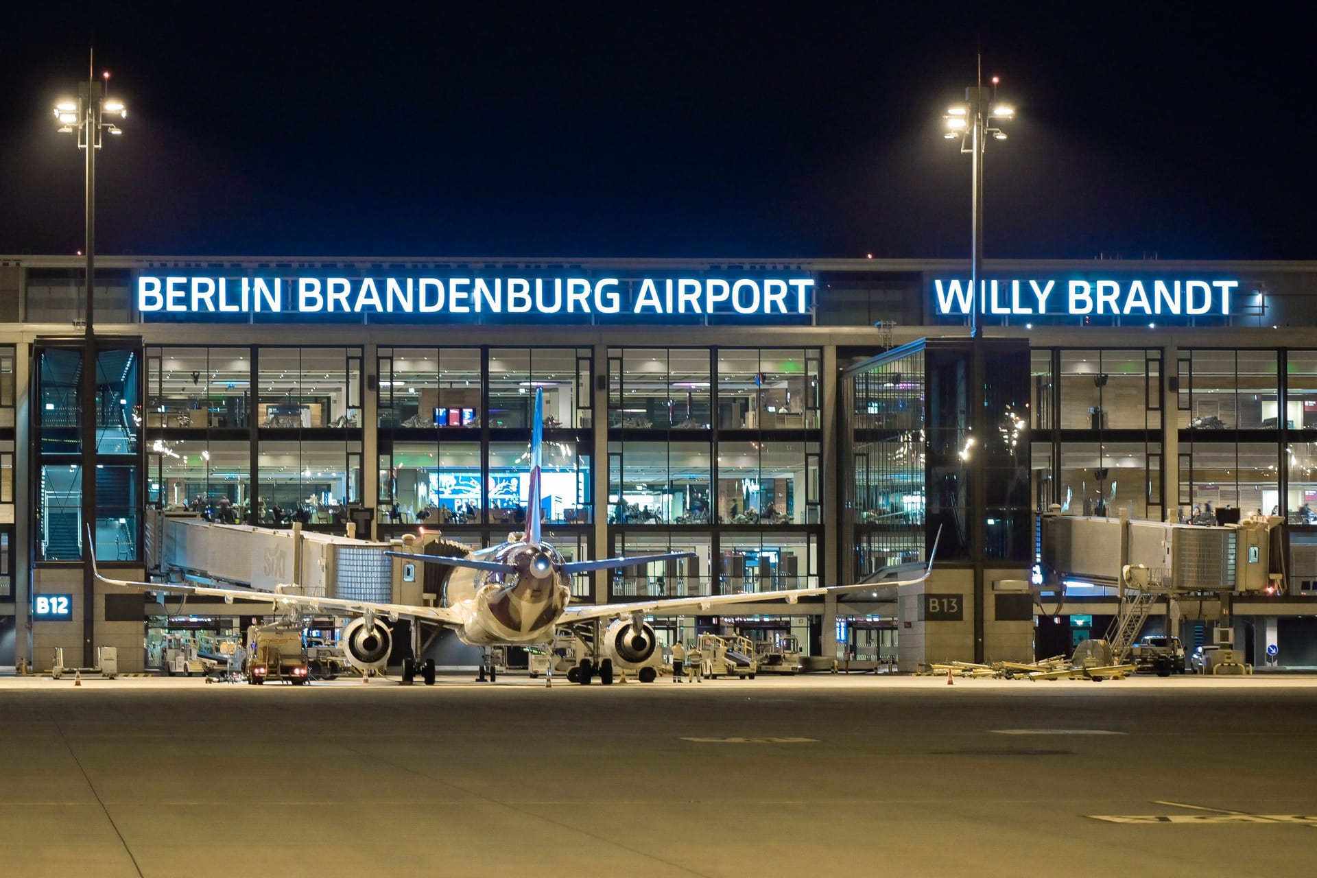 Flugzeug, Rollfeld, Flughafen BER, Berlin-Brandenburg, Deutschland