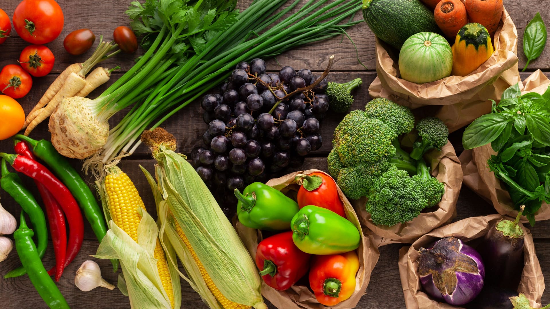 Vielfältige Ernährung: Je bunter das Obst und Gemüse ist, umso mehr unterschiedliche Nährstoffe sind enthalten.