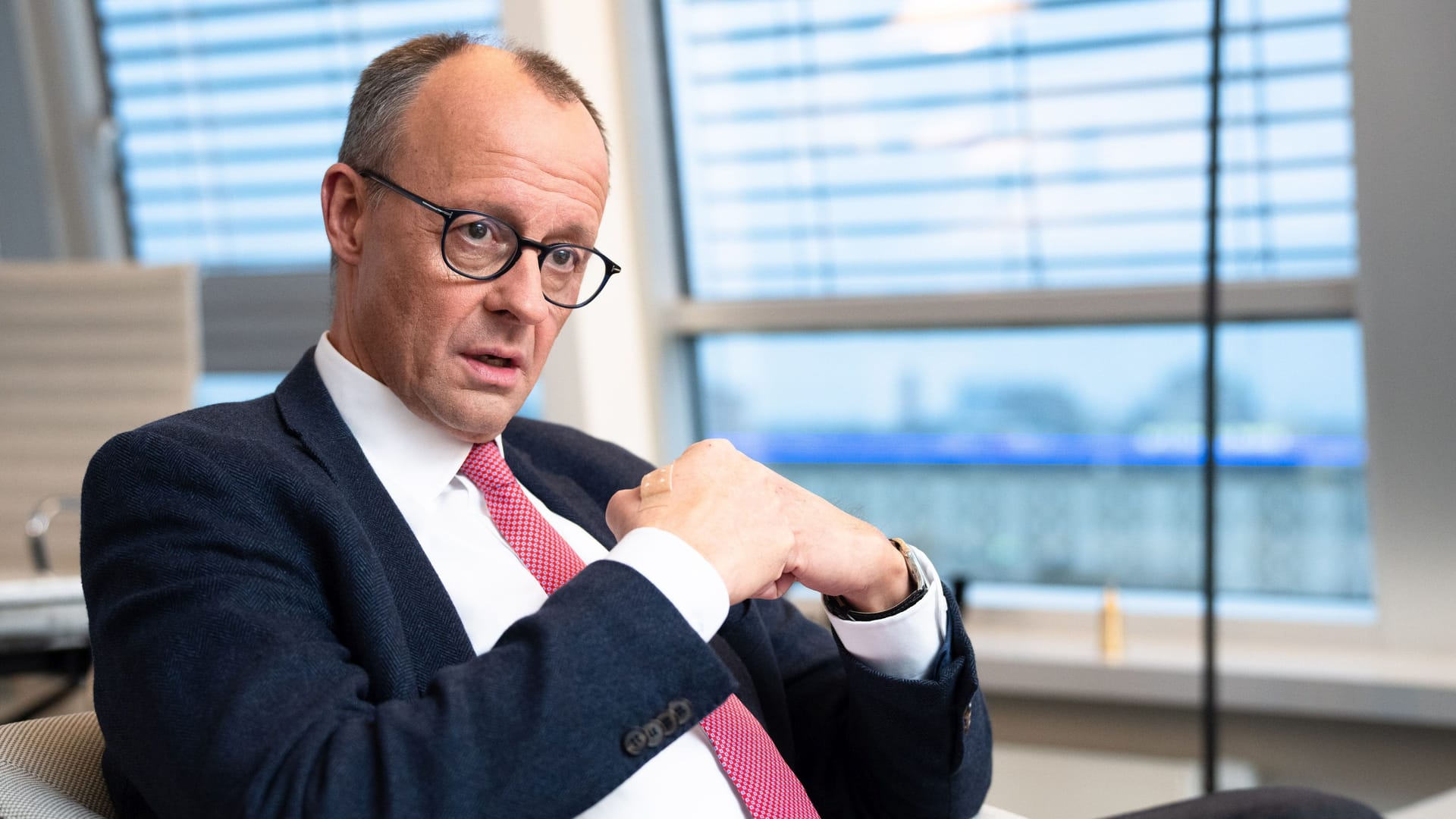 CDU-Chef Friedrich Merz will mit seiner Wirtschaftserfahrung auch als möglicher Kanzler punkten.