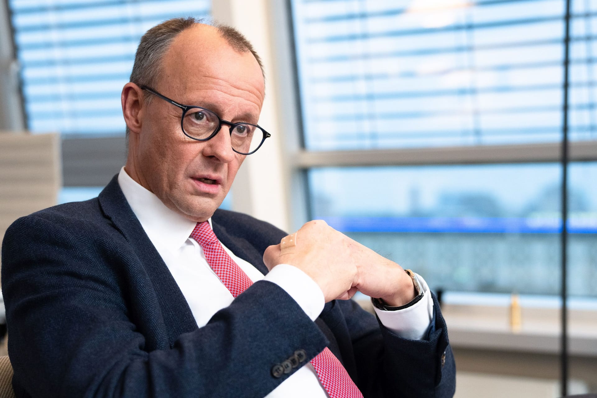 CDU-Chef Friedrich Merz will mit seiner Wirtschaftserfahrung auch als möglicher Kanzler punkten.