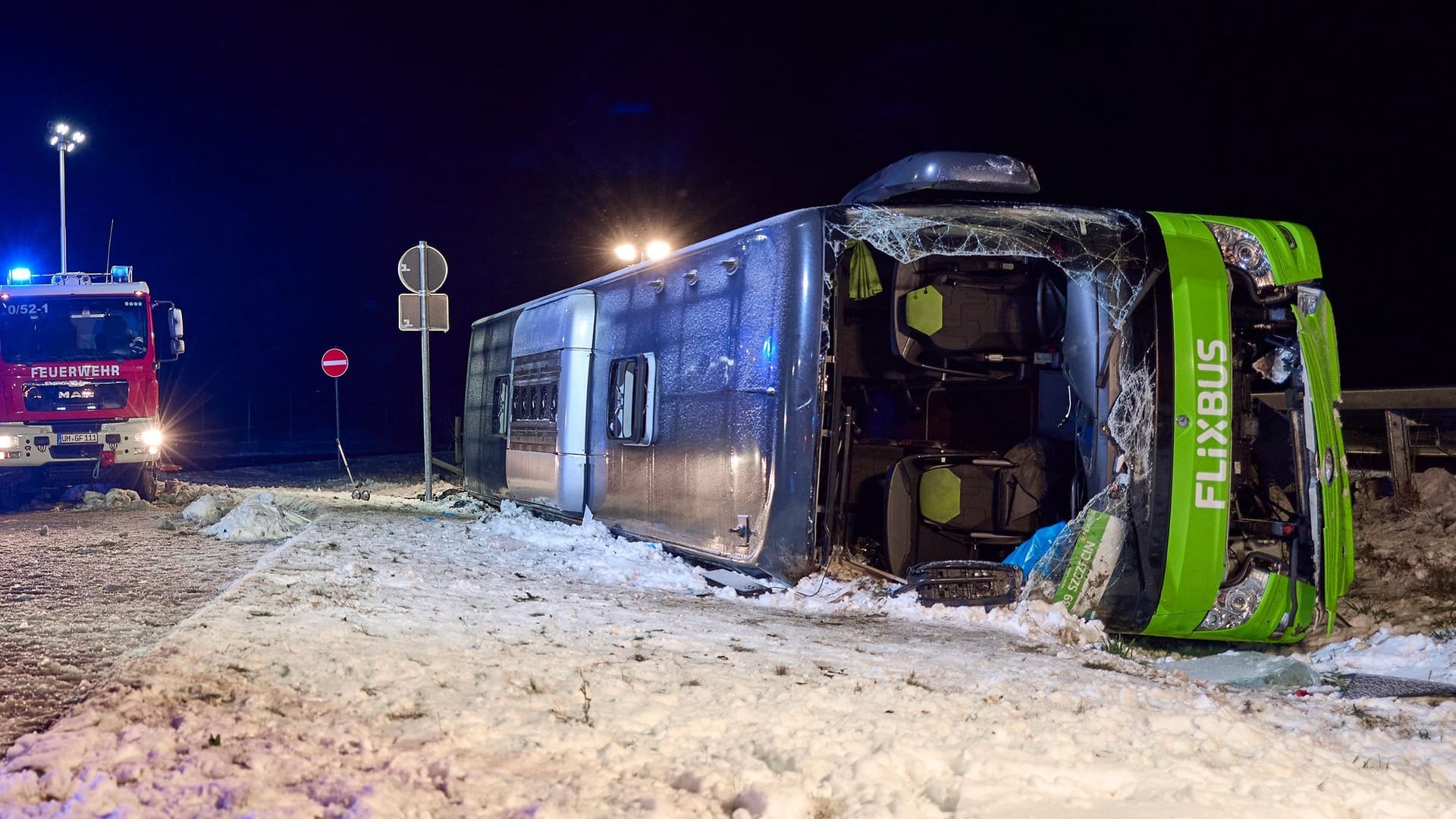 Schwerer Busunfall auf A11