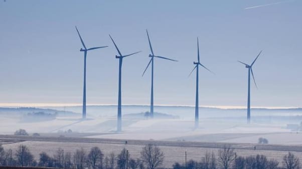 Bis 2025 entsteht in Brandenburg ein 365 Meter hohes Windrad, doch Experten zweifeln am Nutzen (Symbolbild).