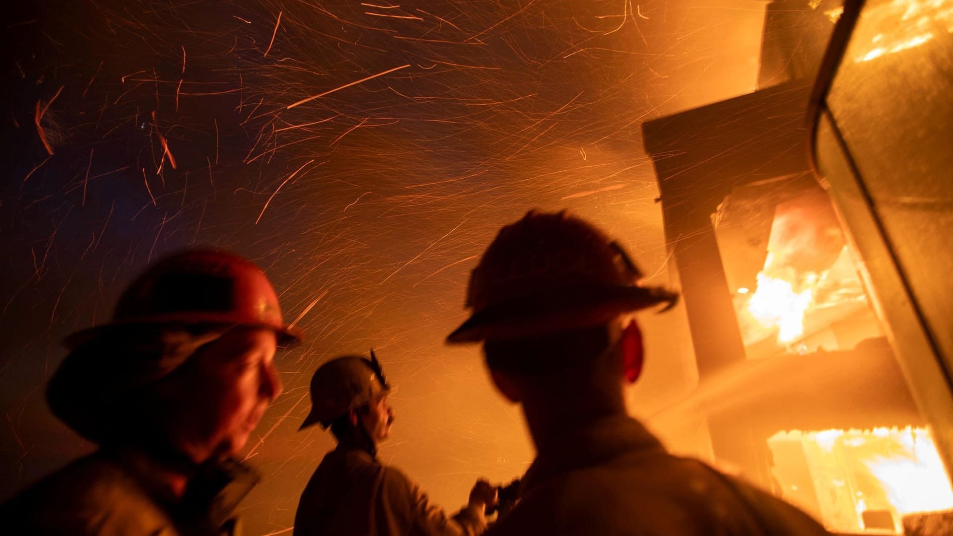 Feuer in Los Angeles: Zahlreiche Gebäude brennen ab.