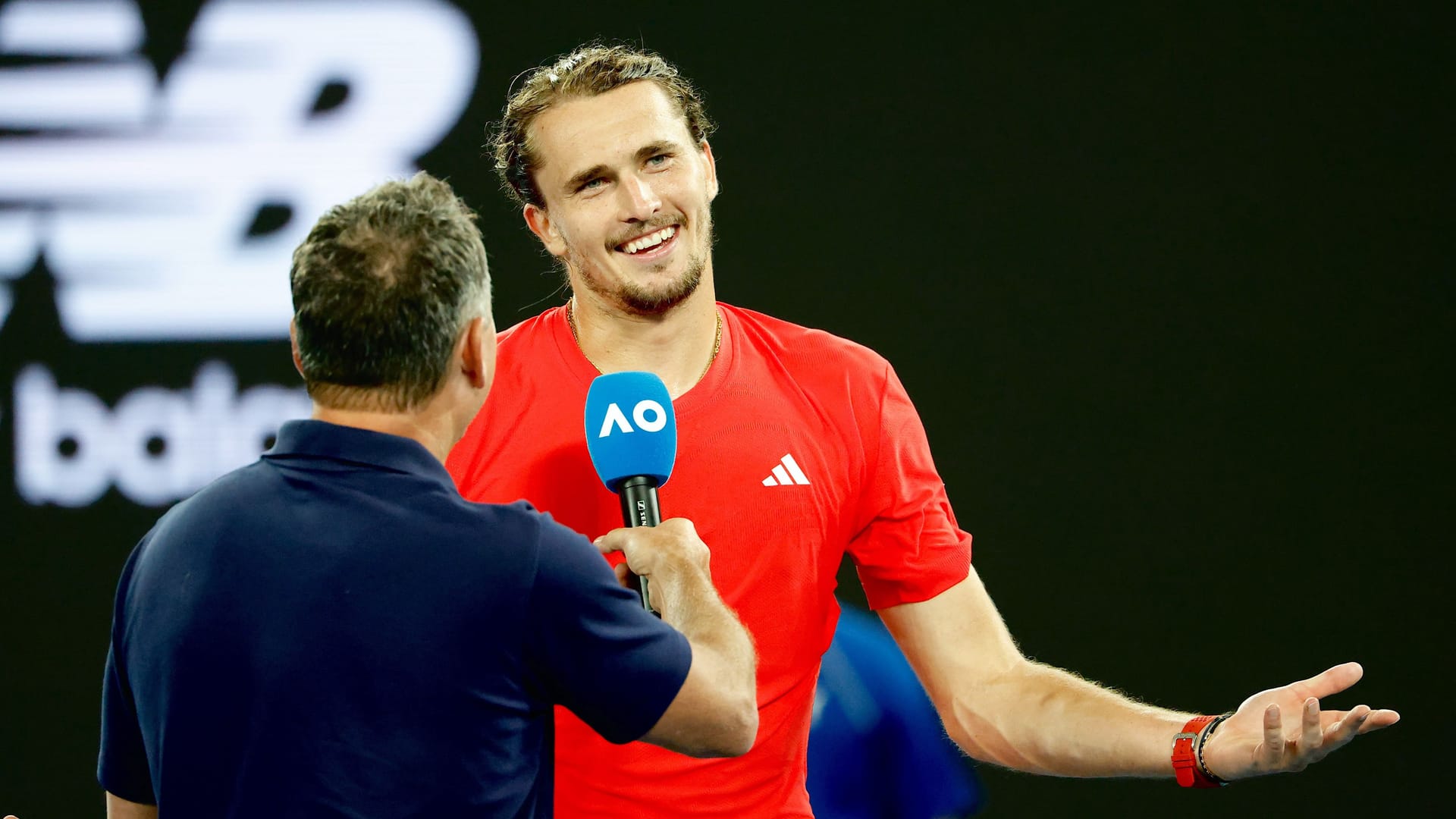 Australian Open: Zverev während eines Interviews nach dem ersten Match gegen Lucas Pouille.