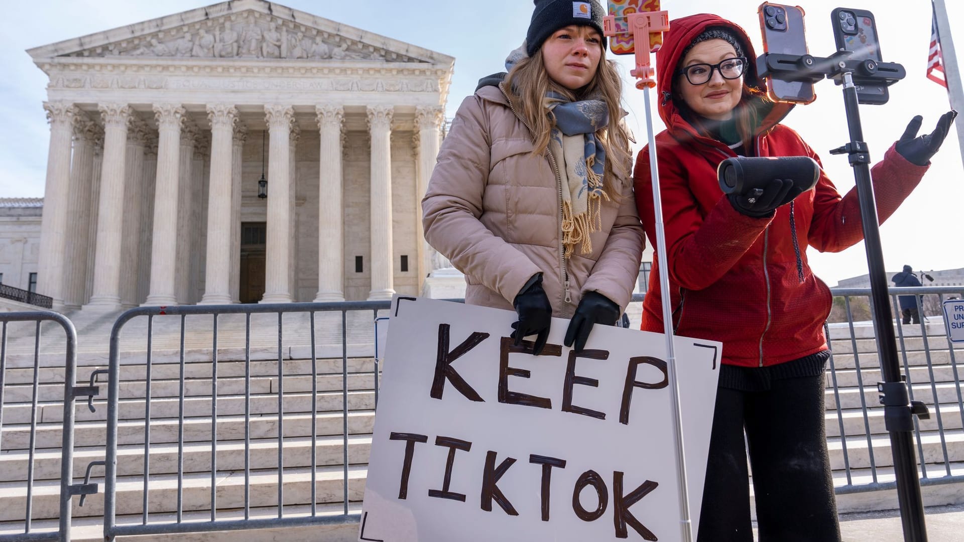 Tiktok-Fans protestieren vor dem Obersten Gerichtshof: Am Sonntag wird die App in den USA wohl verboten.