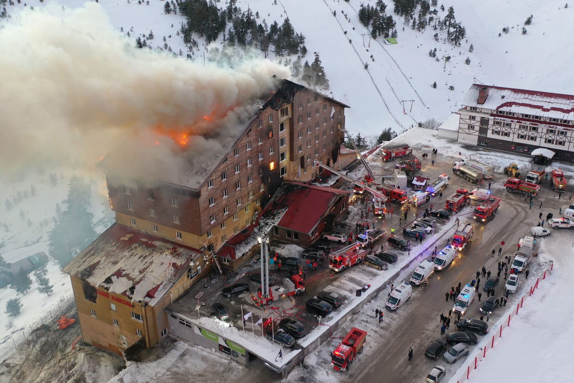 Hotelbrand in türkischem Skigebiet: Bei dem Unglück gibt es viele Opfer.