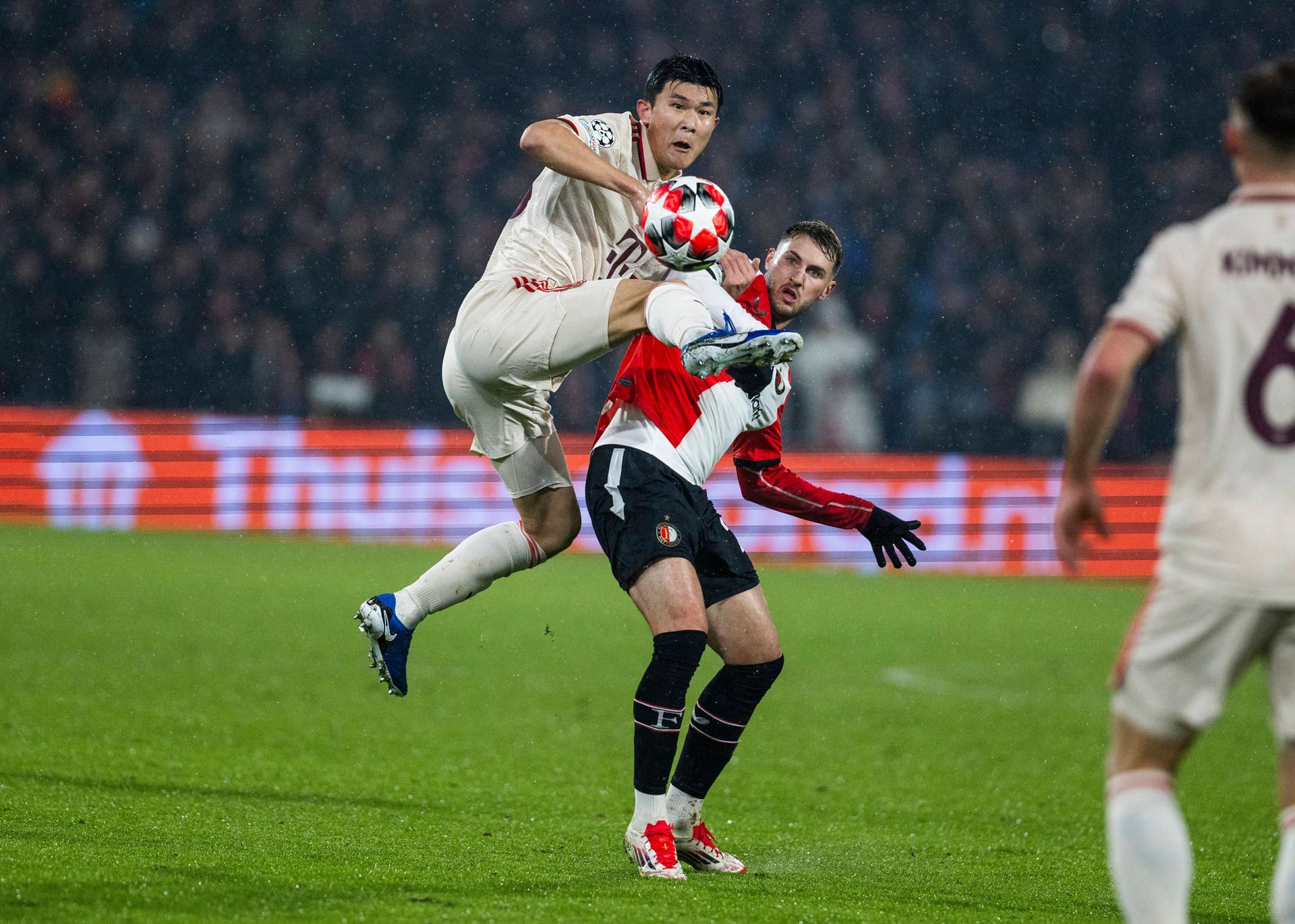 Min-jae Kim (bis 62.): Verschätzte sich beim langen Ball vor dem 0:1 und trat an der Kugel vorbei. Hinterließ insgesamt keinen sicheren Eindruck. Musste nach knapp einer Stunde raus. Note 5.