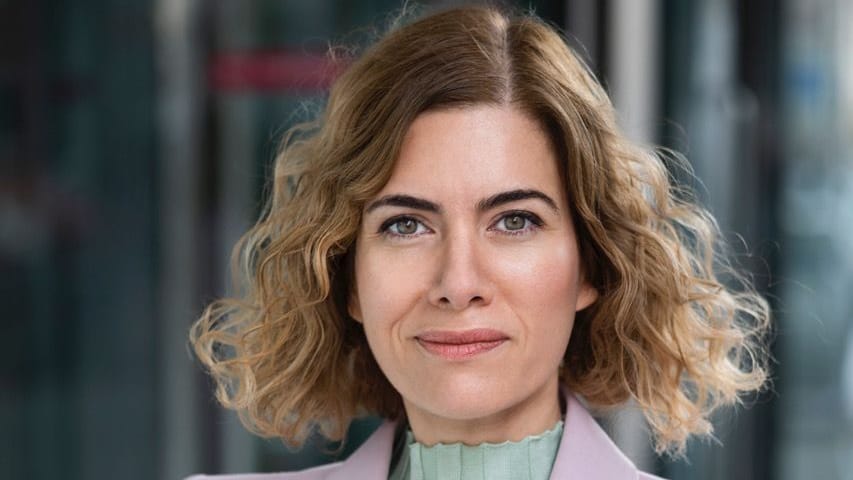 Lida Azarnoosh: Die Kölner Ärtzin kandidiert für die FDP in Düsseldorf. Lida Azarnoosh: Die Kölner Ärtzin kandidiert für die FDP in Düsseldorf.