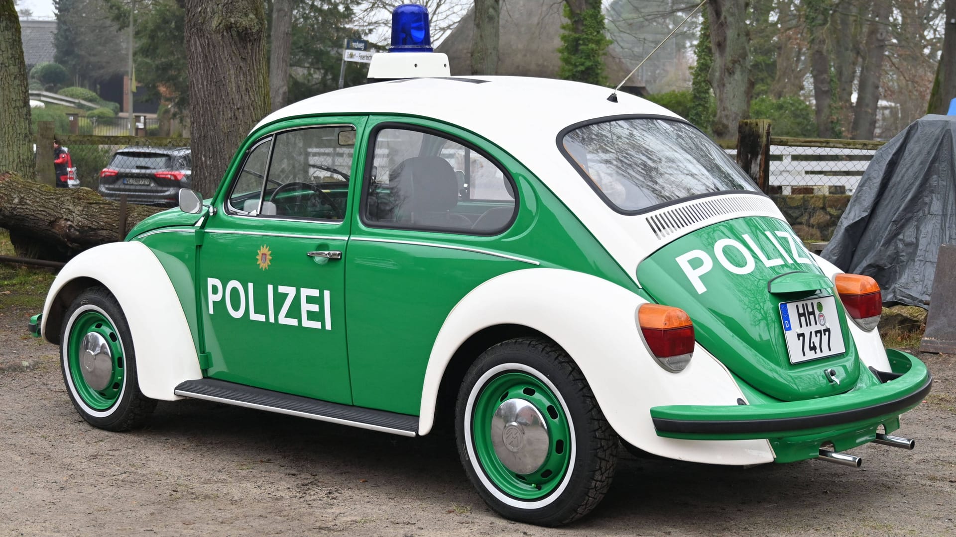 Ein historischer VW Käfer der Hamburger Polizei: Heute sind die Peterwagen längst elektrisch unterwegs.