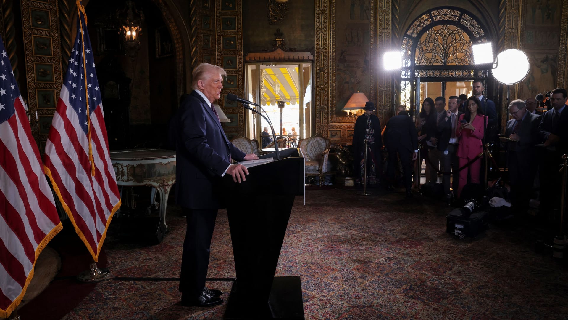 Trumps erste Pressekonferenz seit seiner Wiederwahl: Er will die Welt das Fürchten lehren.