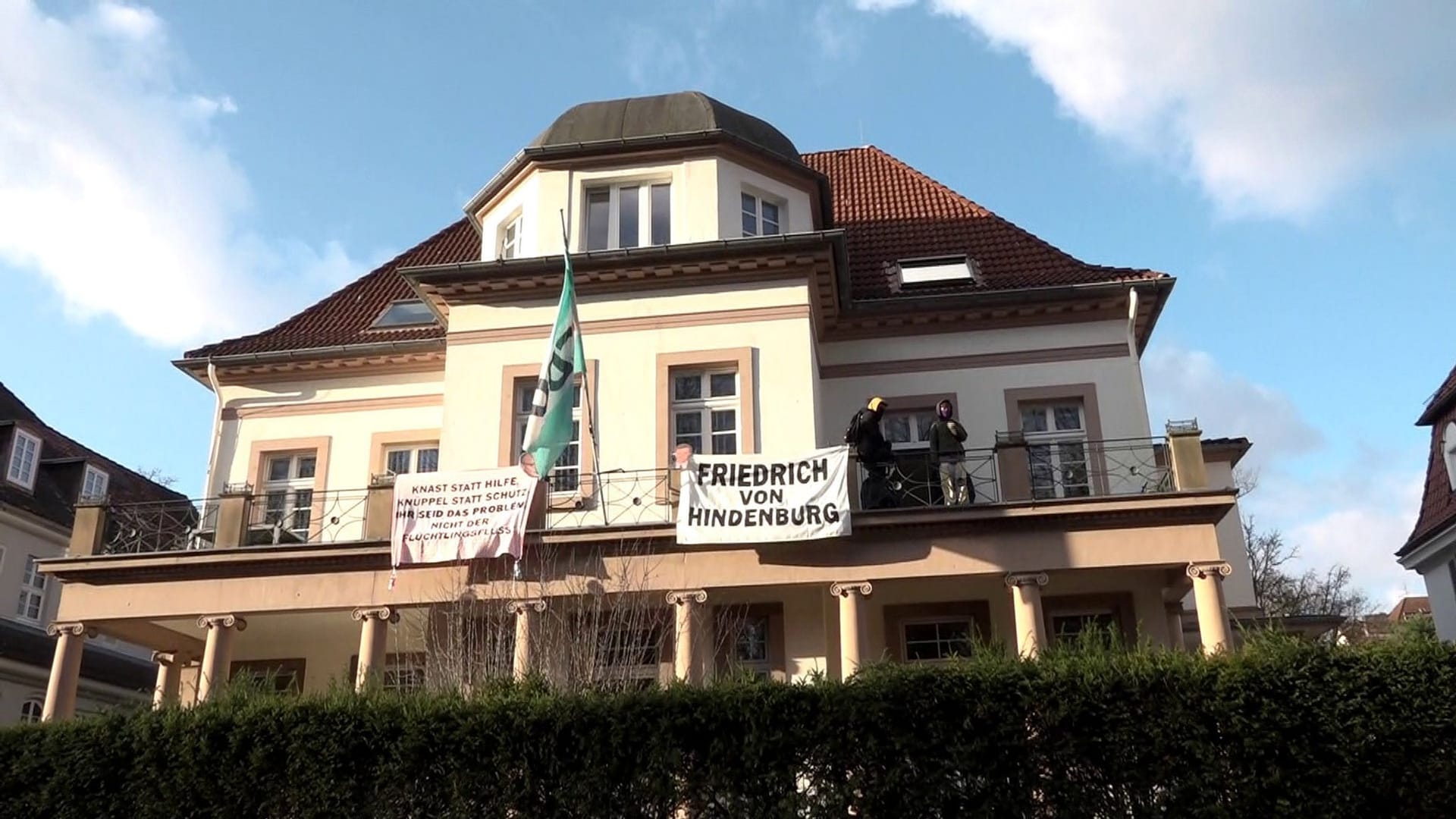 Geschäftsstelle des CDU-Kreisverbandes: Aktivisten belagern das CDU-Büro in Hannover.