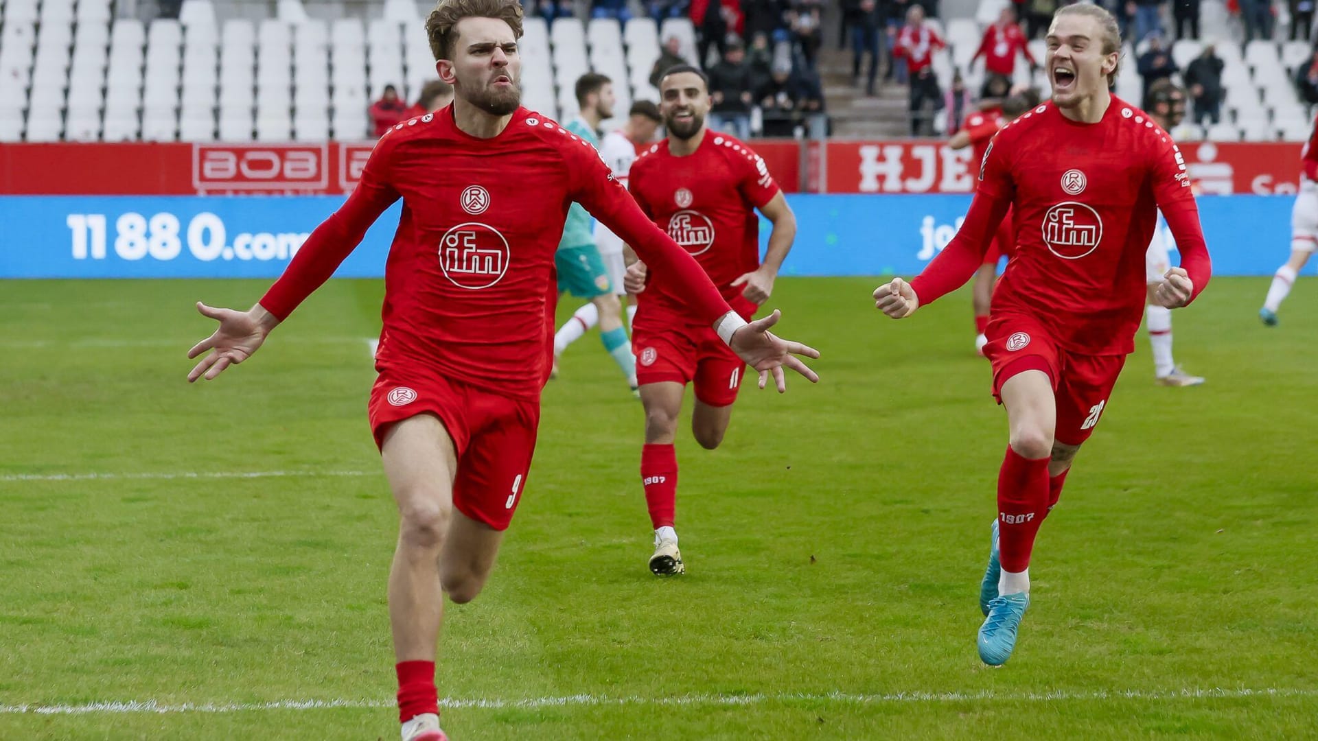 Leonardo Vonic beim Torjubel (Archivbild): Der Angreifer traf 14-mal in der 3. Liga.