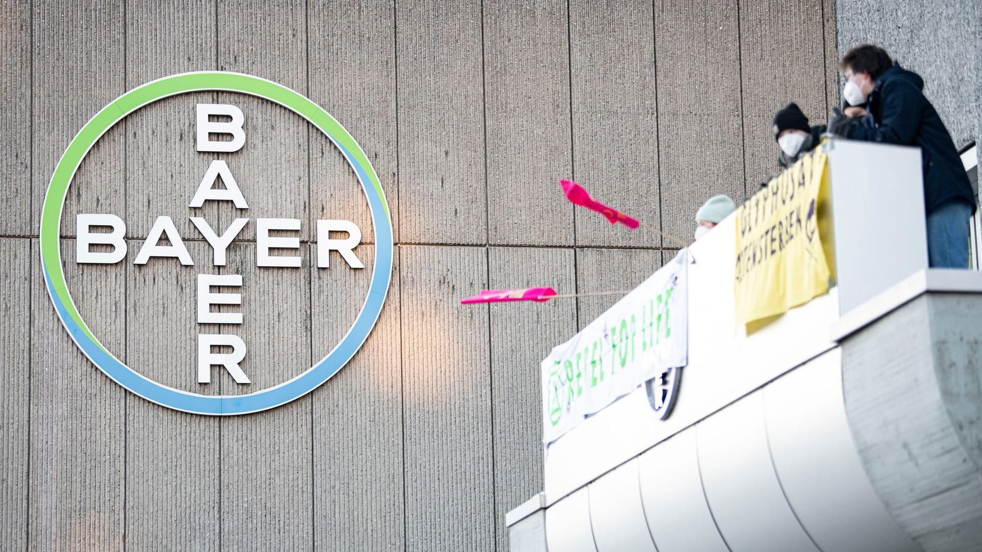 Blockadeaktion Extinction Rebellion zu Bayer