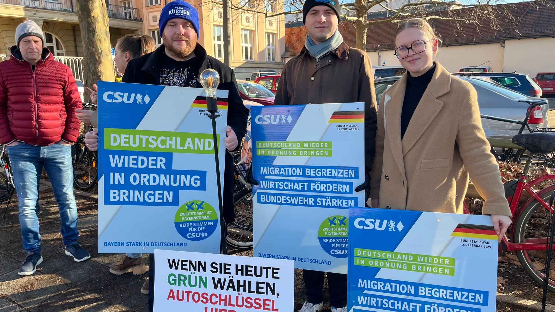 Felix Schieber, Tilmann Strauß und Julia Parzl (v. l. n. r.) von der Jungen Union: Sie sind mit der Politik von Habeck nicht einverstanden.