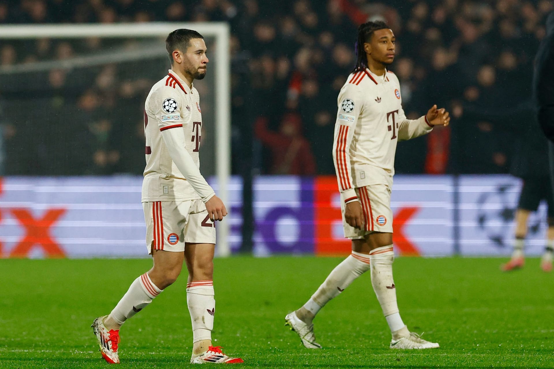 Der FC Bayern müht sich in seinem abschließenden Heimspiel in der Champions League zu einem 3:1-Sieg gegen Bratislava. Damit beendet der Rekordmeister die Ligaphase nur auf Platz zwölf und muss in den Playoffs ein Duell mit Manchester City fürchten. Ein Bayern-Star kommt fünf Minuten vor Schluss rein und bekommt trotzdem noch Note 5. Die Einzelkritik: