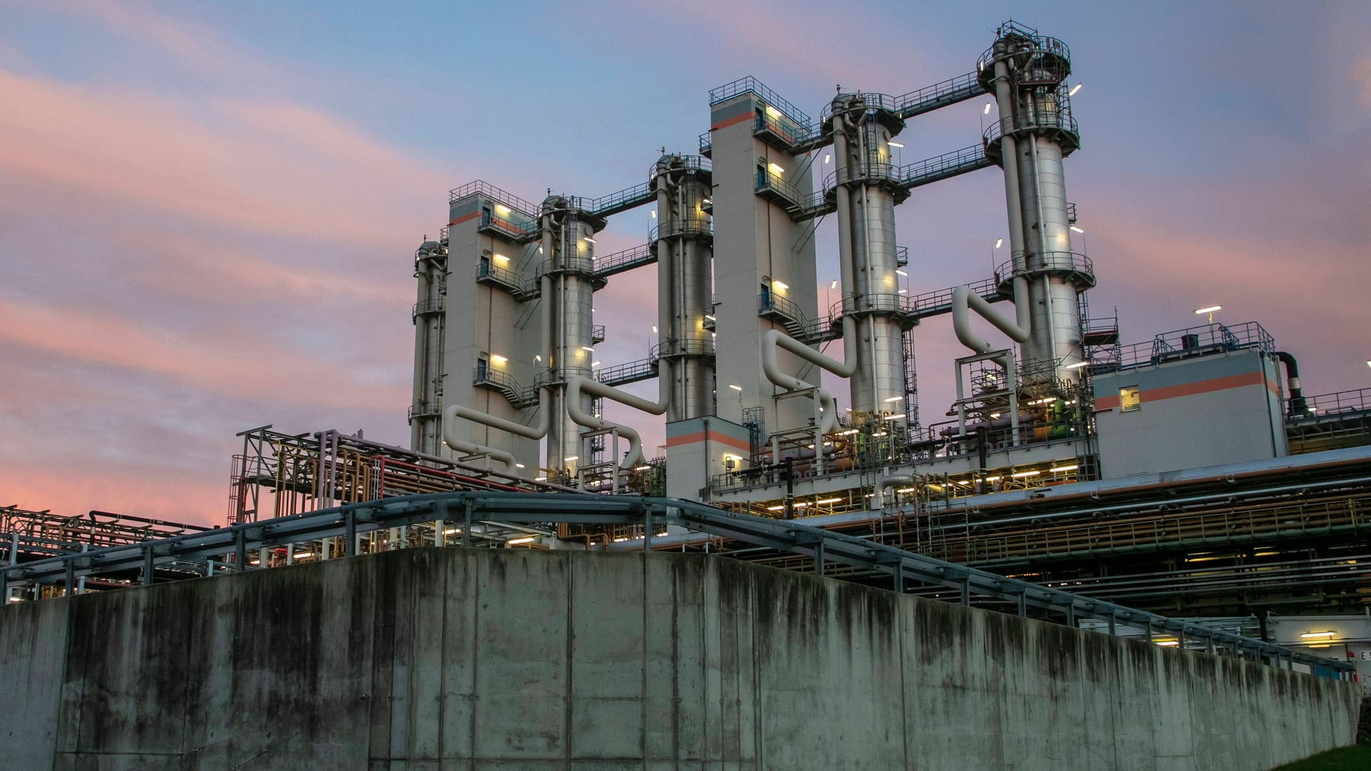 Industrieanlage der Wacker Chemie AG (Symbolbild): Das traditionsreiche Unternehmen steckt in der Krise.