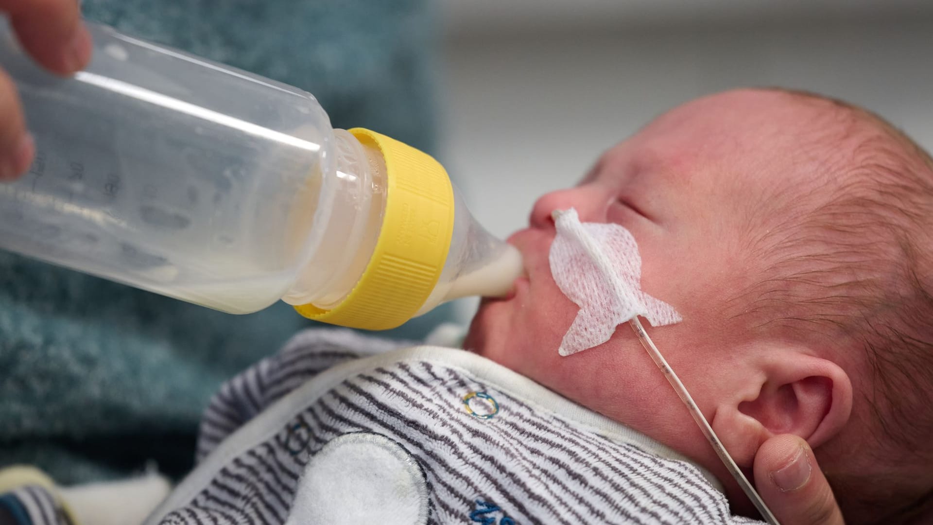 Gespendete Muttermilch in der Kinderklinik