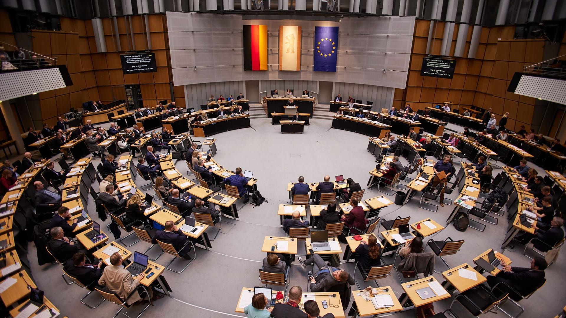 ARCHIV - 19.12.2024, Berlin: Blick ins Plenum während einer Sitzung im Berliner Abgeordnetenhaus. (zu dpa: «Berliner Abgeordnetenhaus berät über Böllerverbot») Foto: Jörg Carstensen/dpa