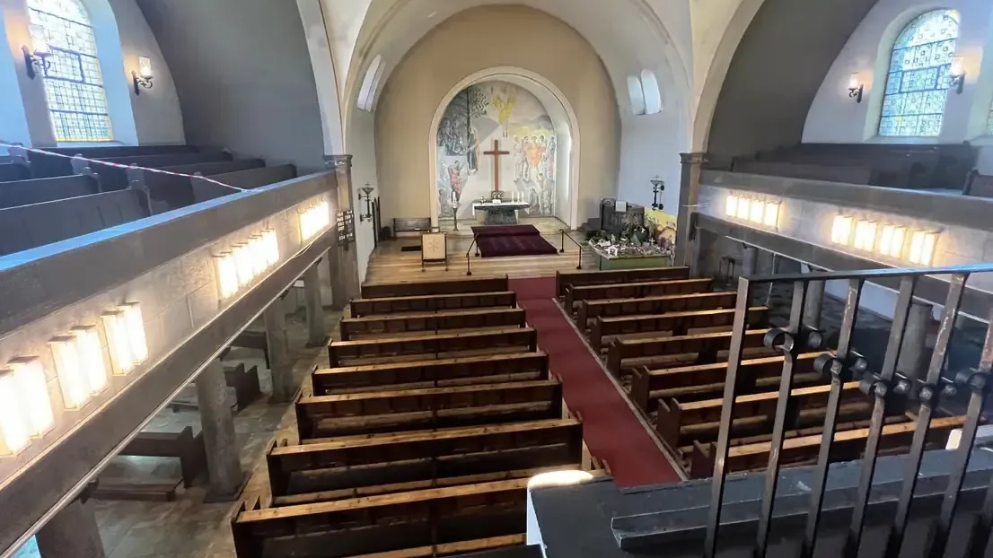 Die Petrikirche in Castrop-Rauxel: Verkauft wird samt Inventar.