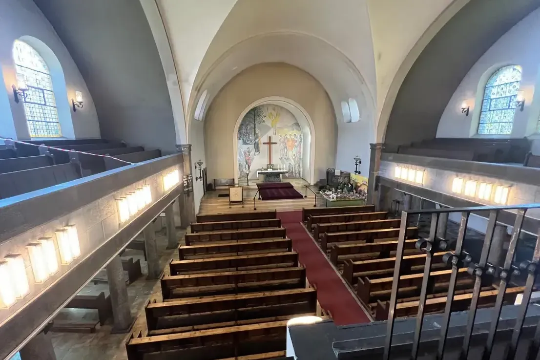 Die Petrikirche in Castrop-Rauxel: Verkauft wird samt Inventar.