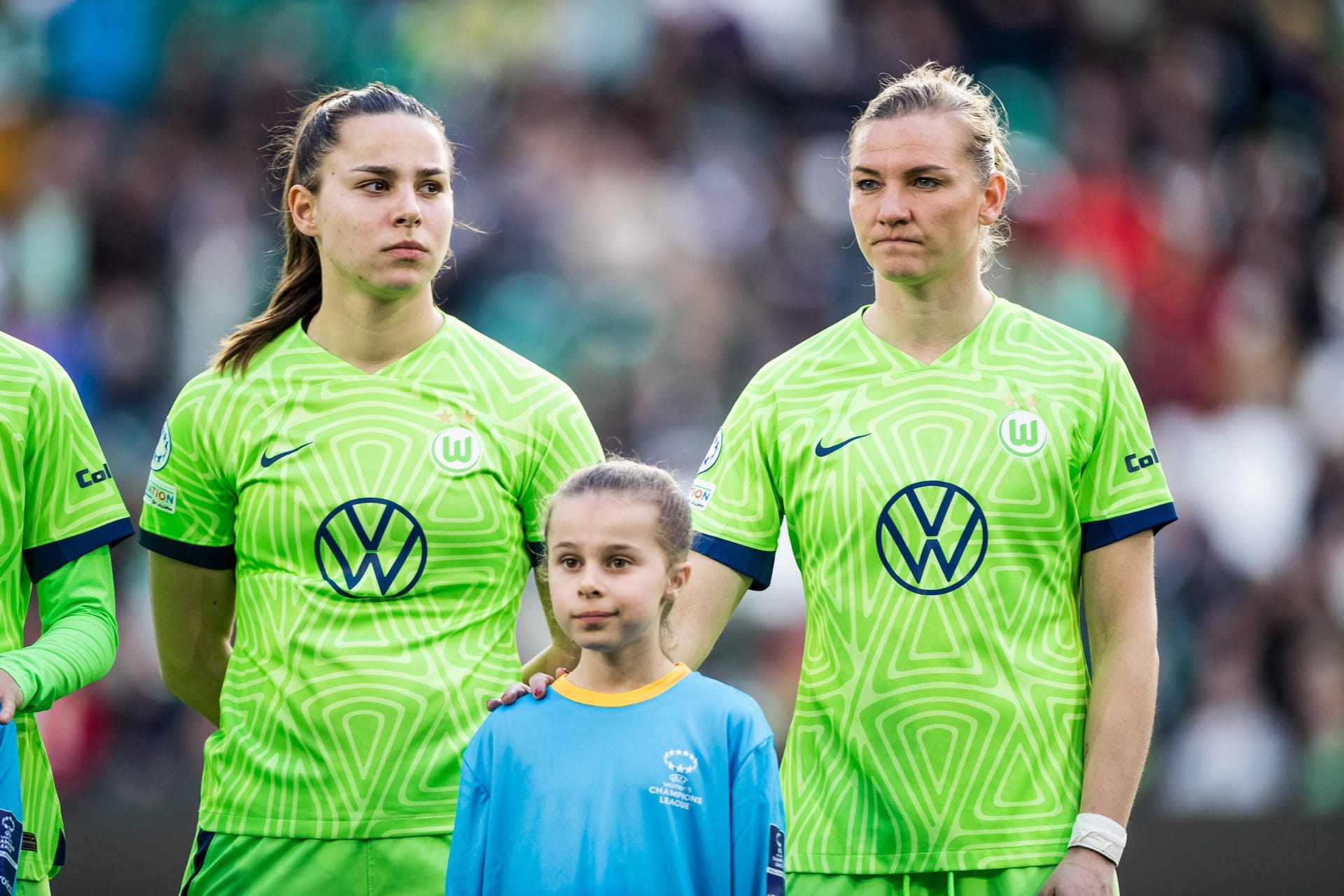 Lena Oberdorf (l.) und Alexandra Popp: Die 23-Jährige spielte von 2020 bis 2024 in Wolfsburg.