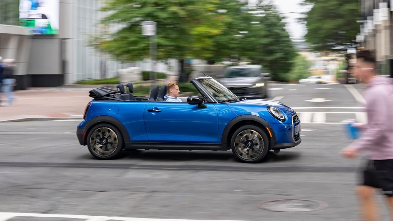 Profilansicht vom Mini Cabrio